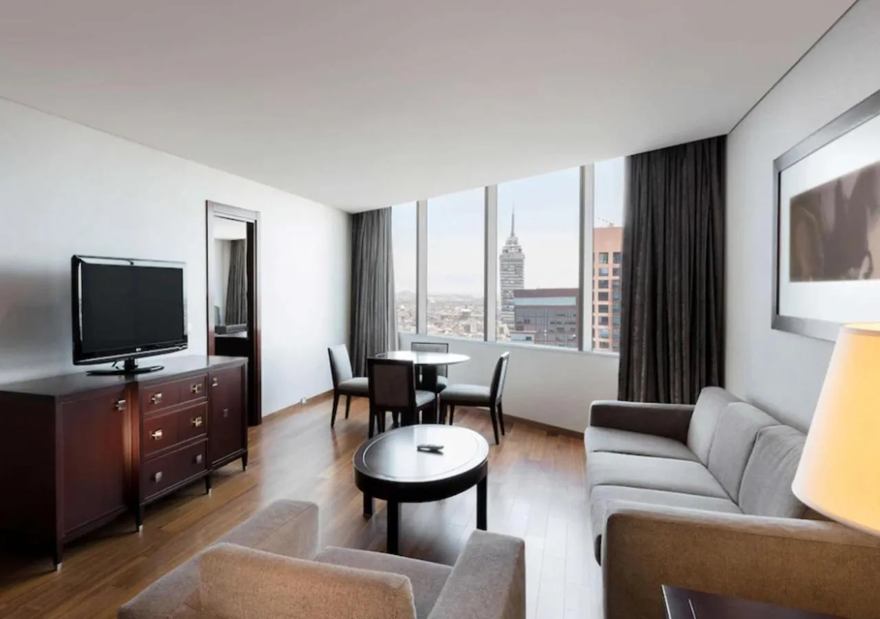 TV and multimedia in Hilton Mexico City Reforma