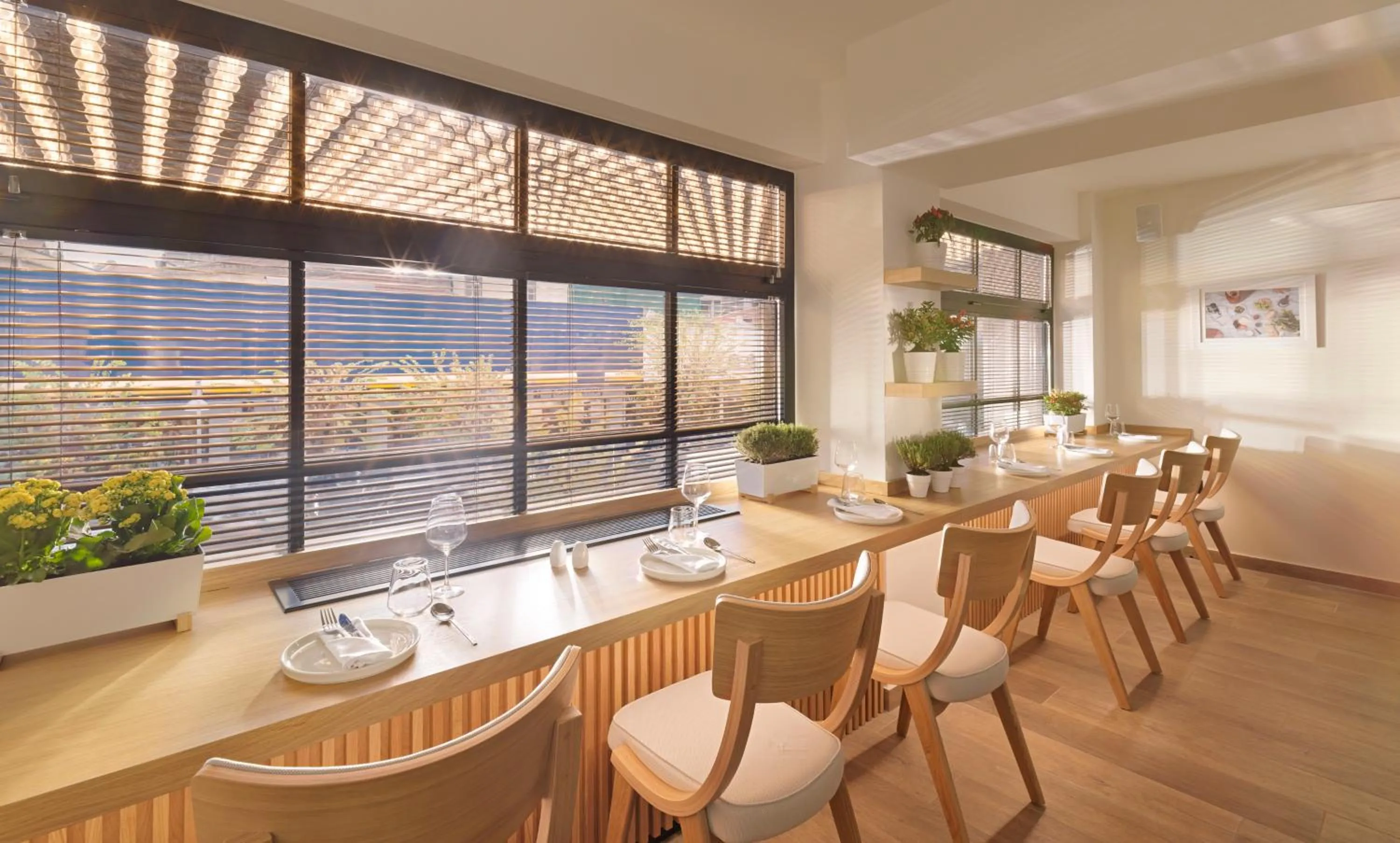 Restaurant/places to eat in No 15 Ermou Hotel