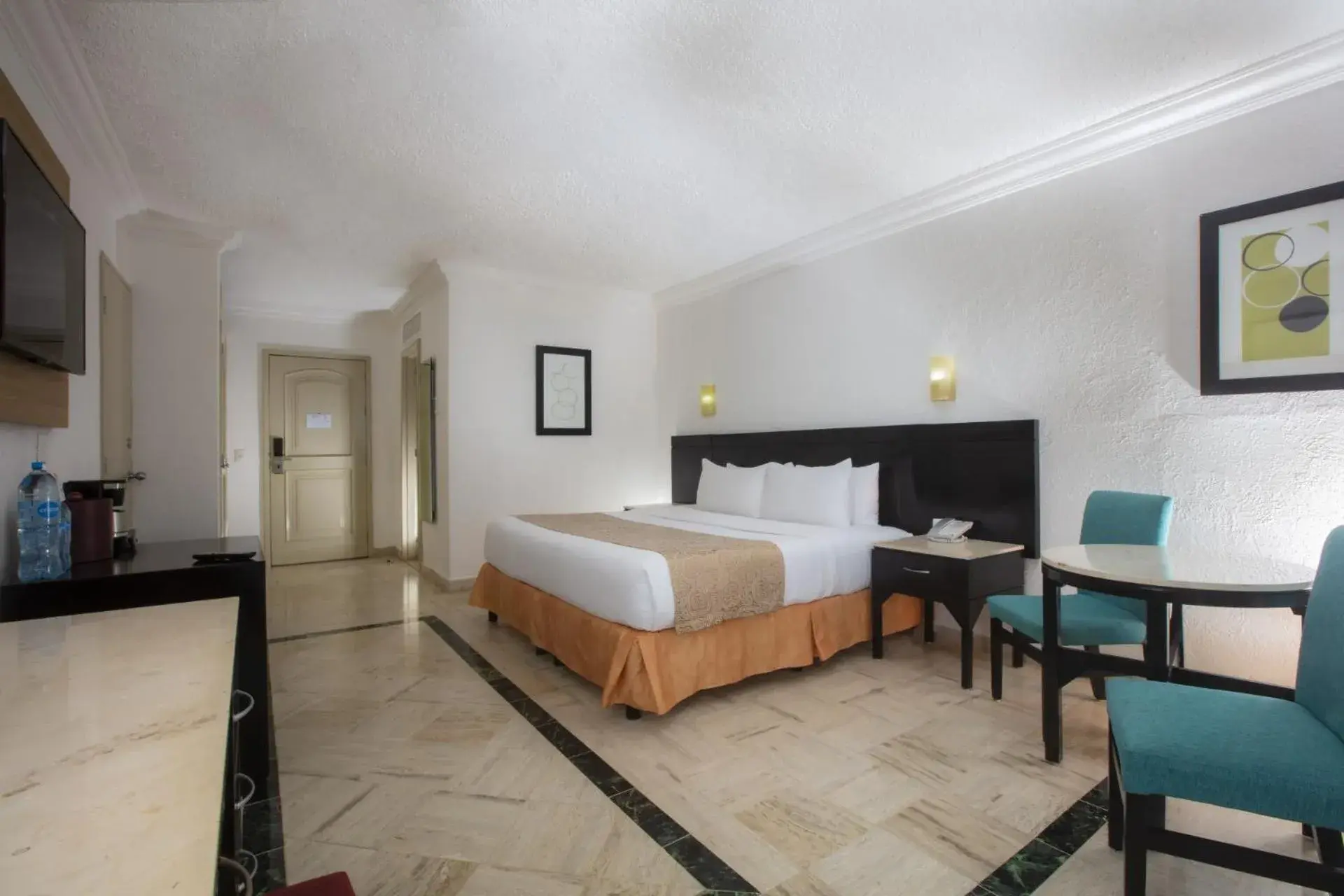 Photo of the whole room, Bed in Krystal Cancun Photo of the whole room, Bed in Krystal Cancun