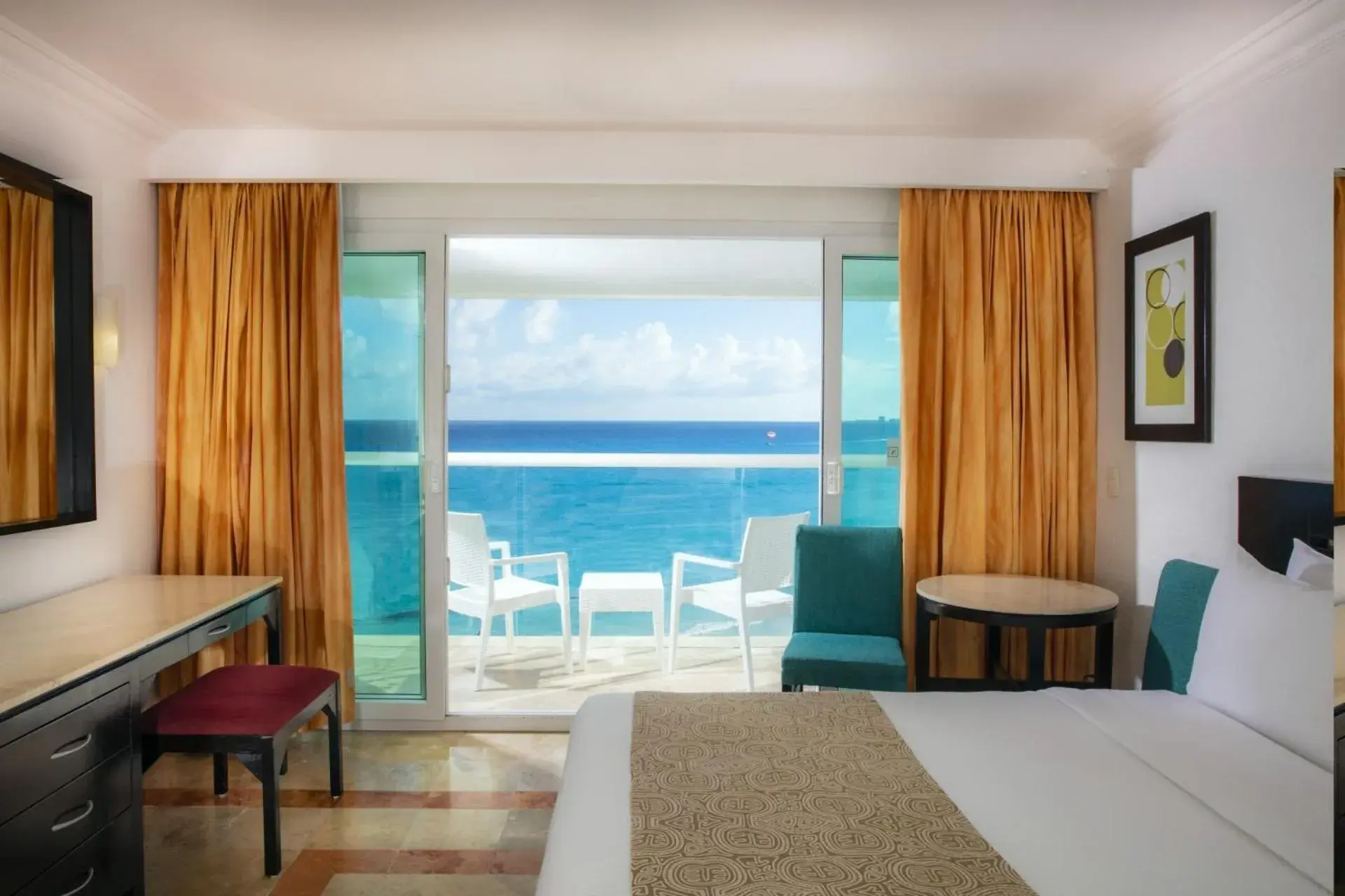 Seating area, Bed in Krystal Cancun Seating area, Bed in Krystal Cancun