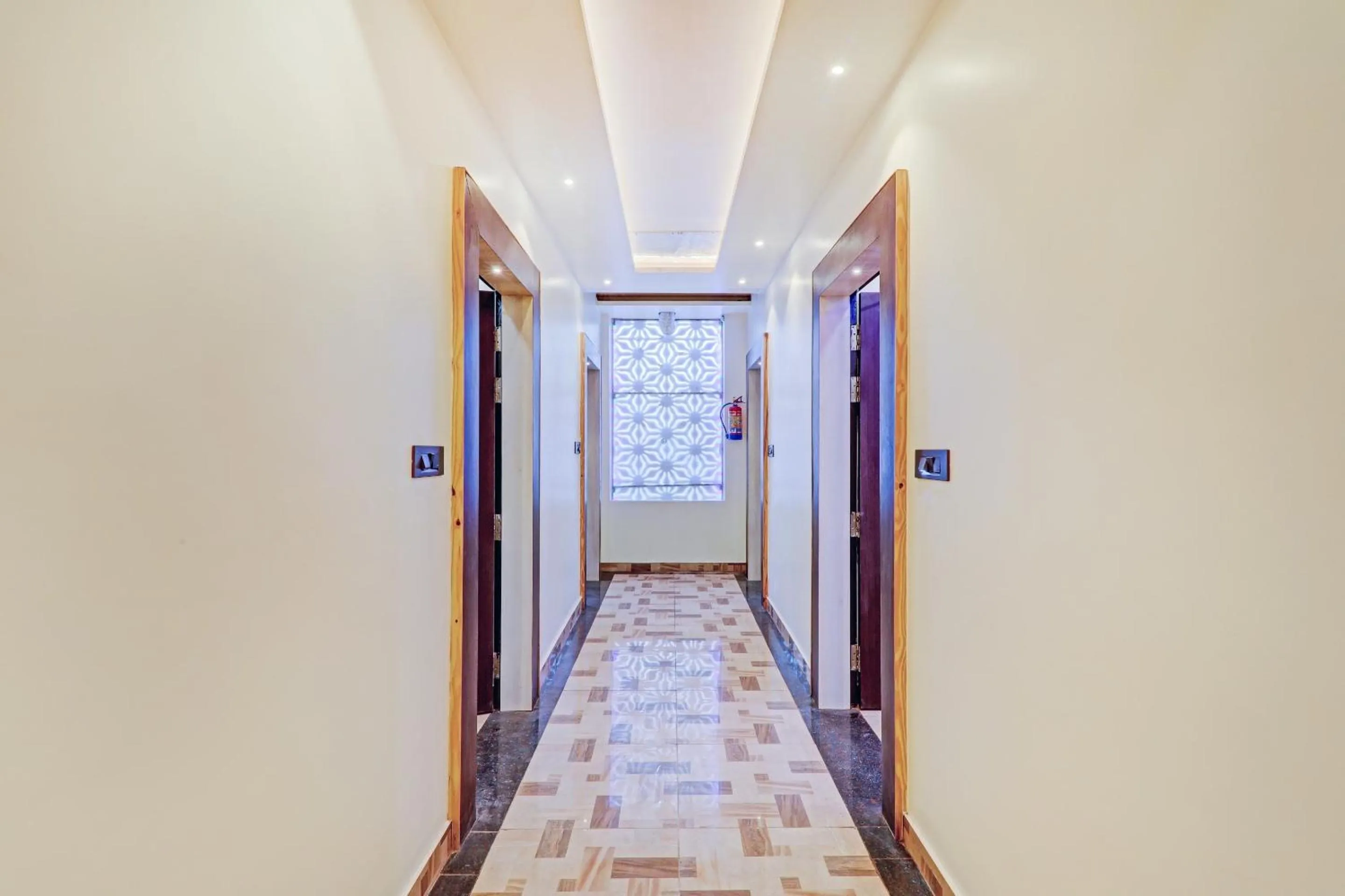 Lobby or reception in Super Townhouse Riddhi Residency