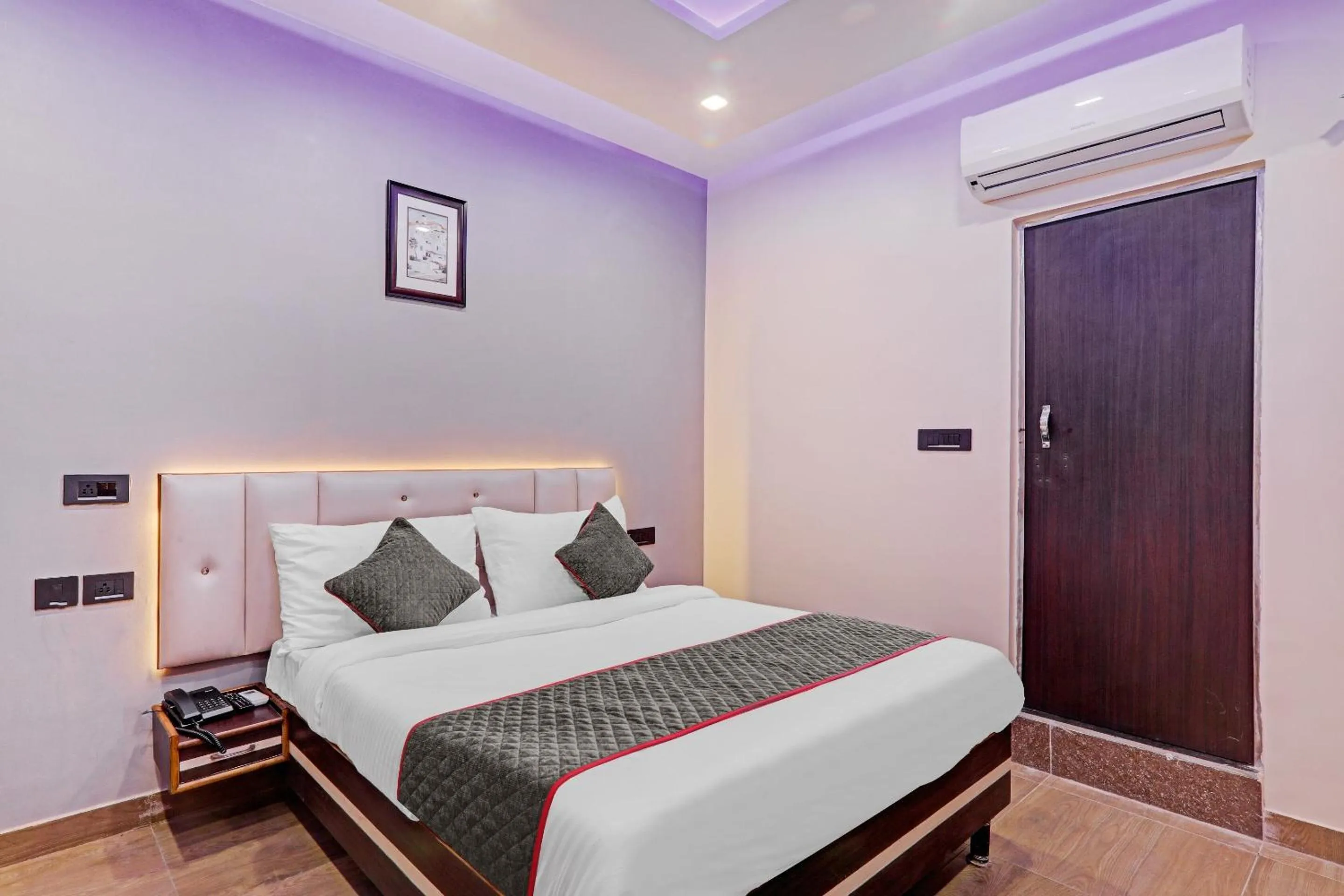 Bedroom in Super Townhouse Riddhi Residency