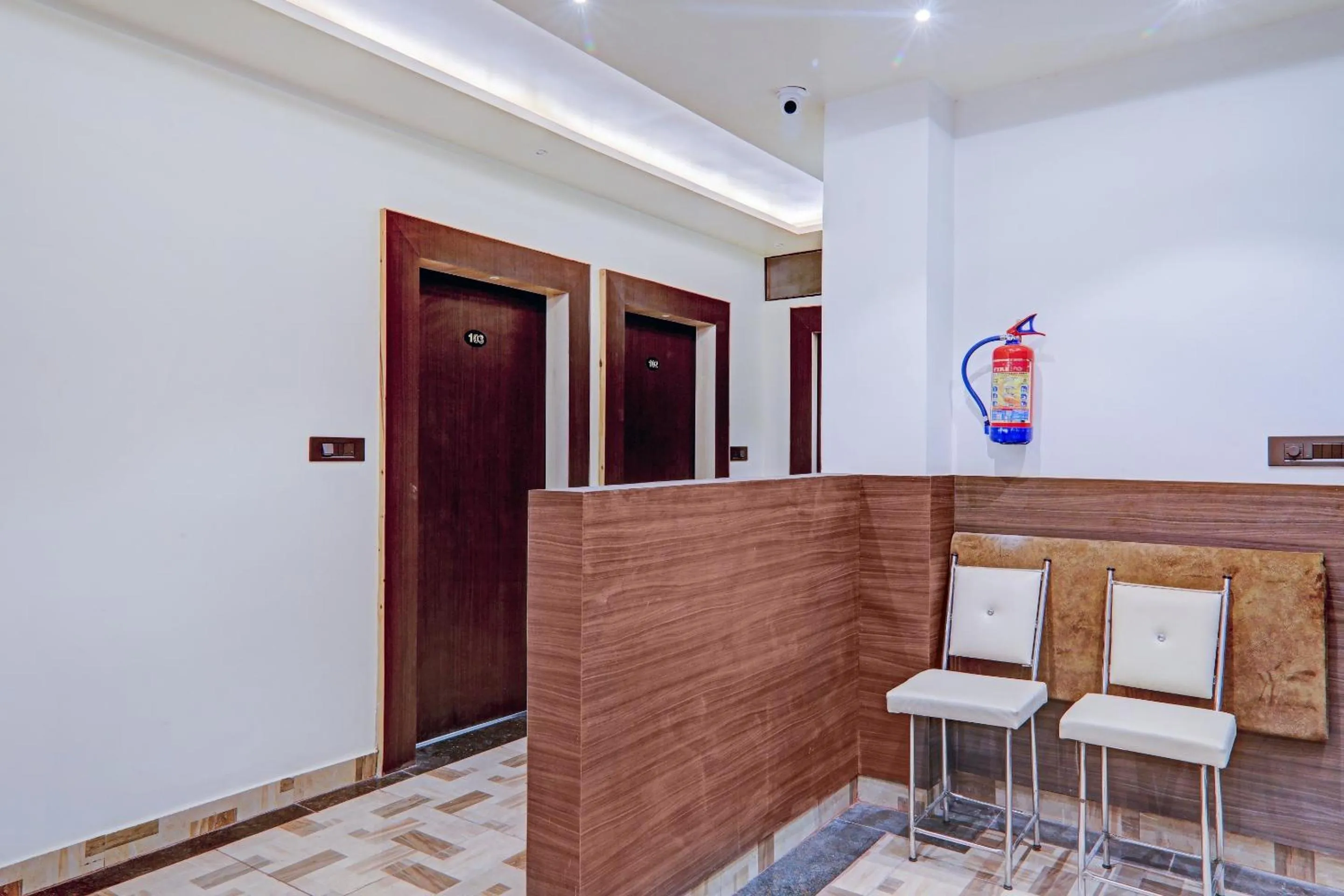 Lobby or reception in Super Townhouse Riddhi Residency