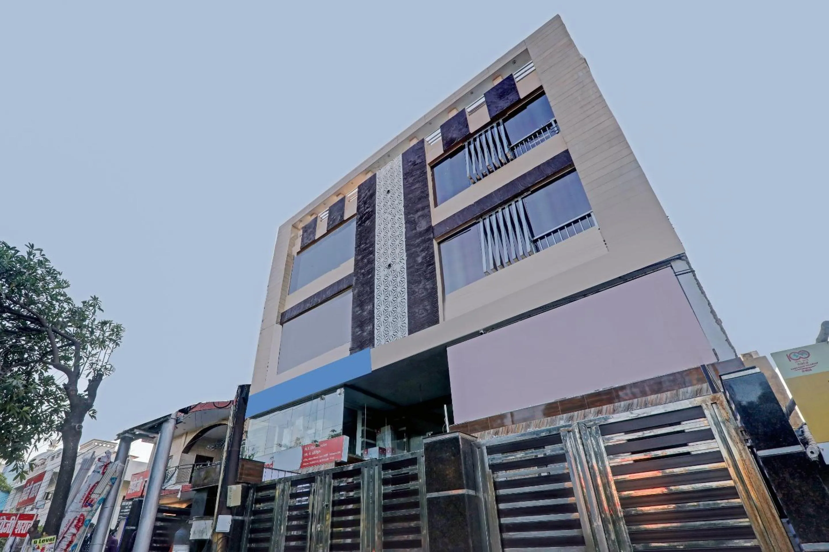 Facade/entrance in Super Townhouse Riddhi Residency