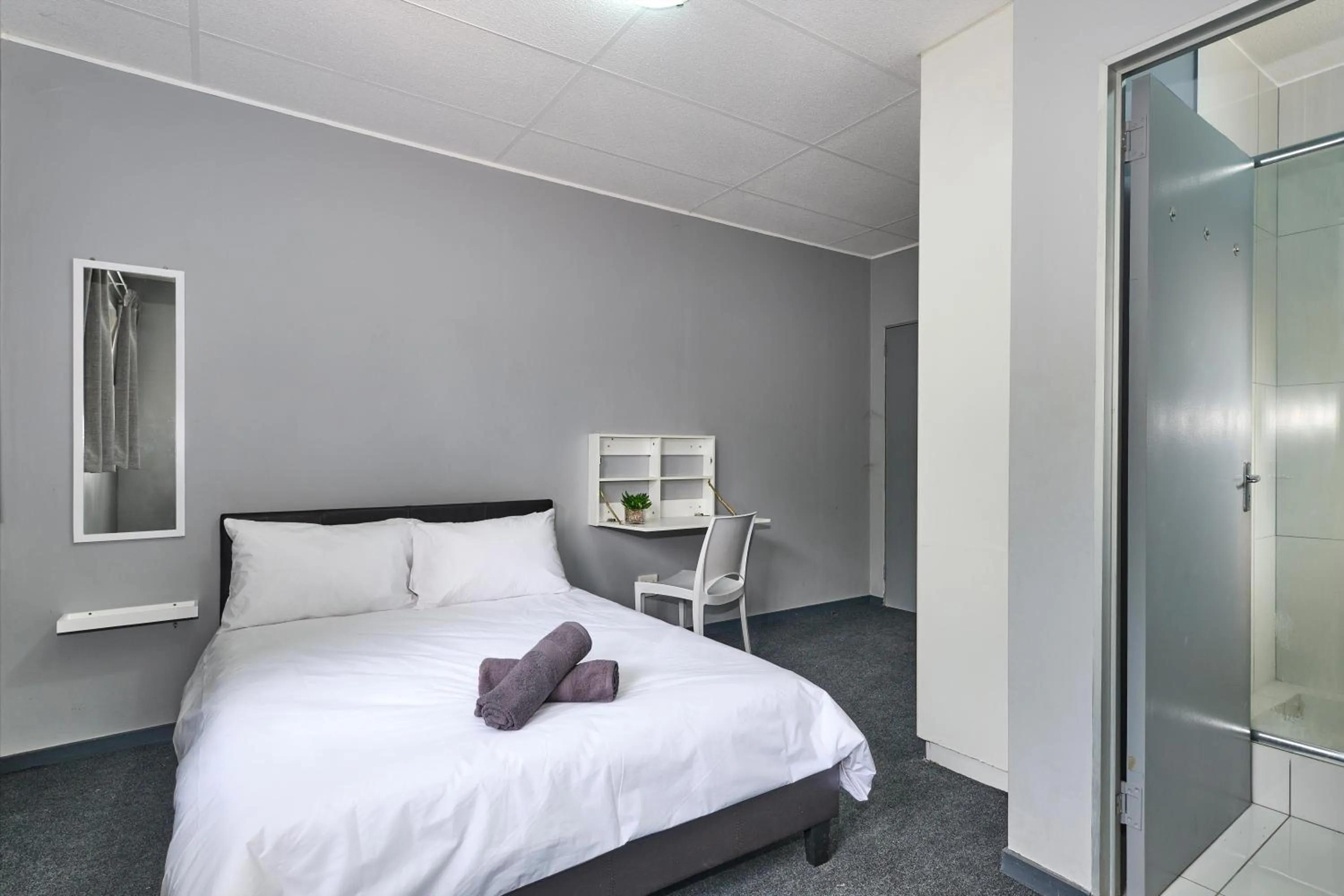 Bed in Inn & Out Sandton