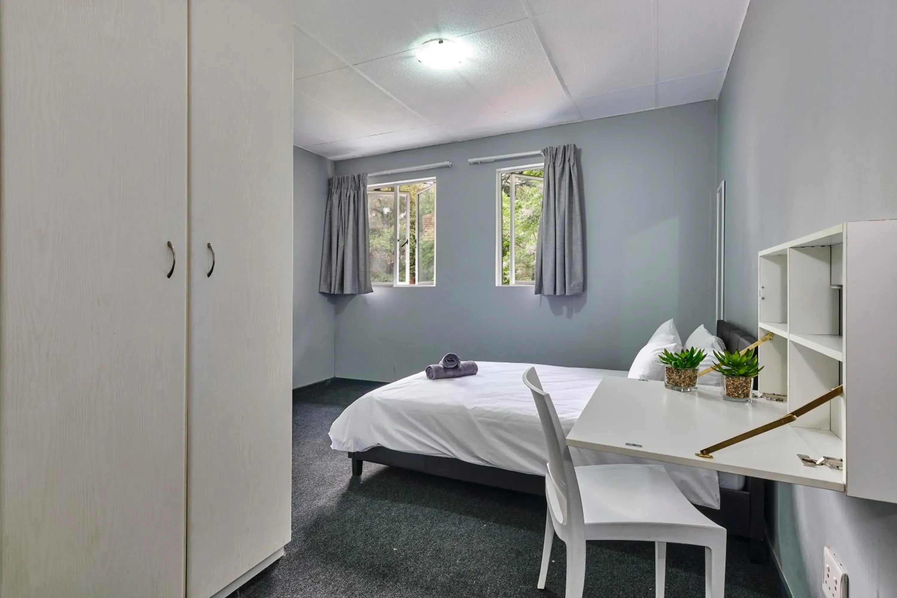 Double or Twin Room - single occupancy in Inn & Out Sandton Double or Twin Room - single occupancy in Inn & Out Sandton