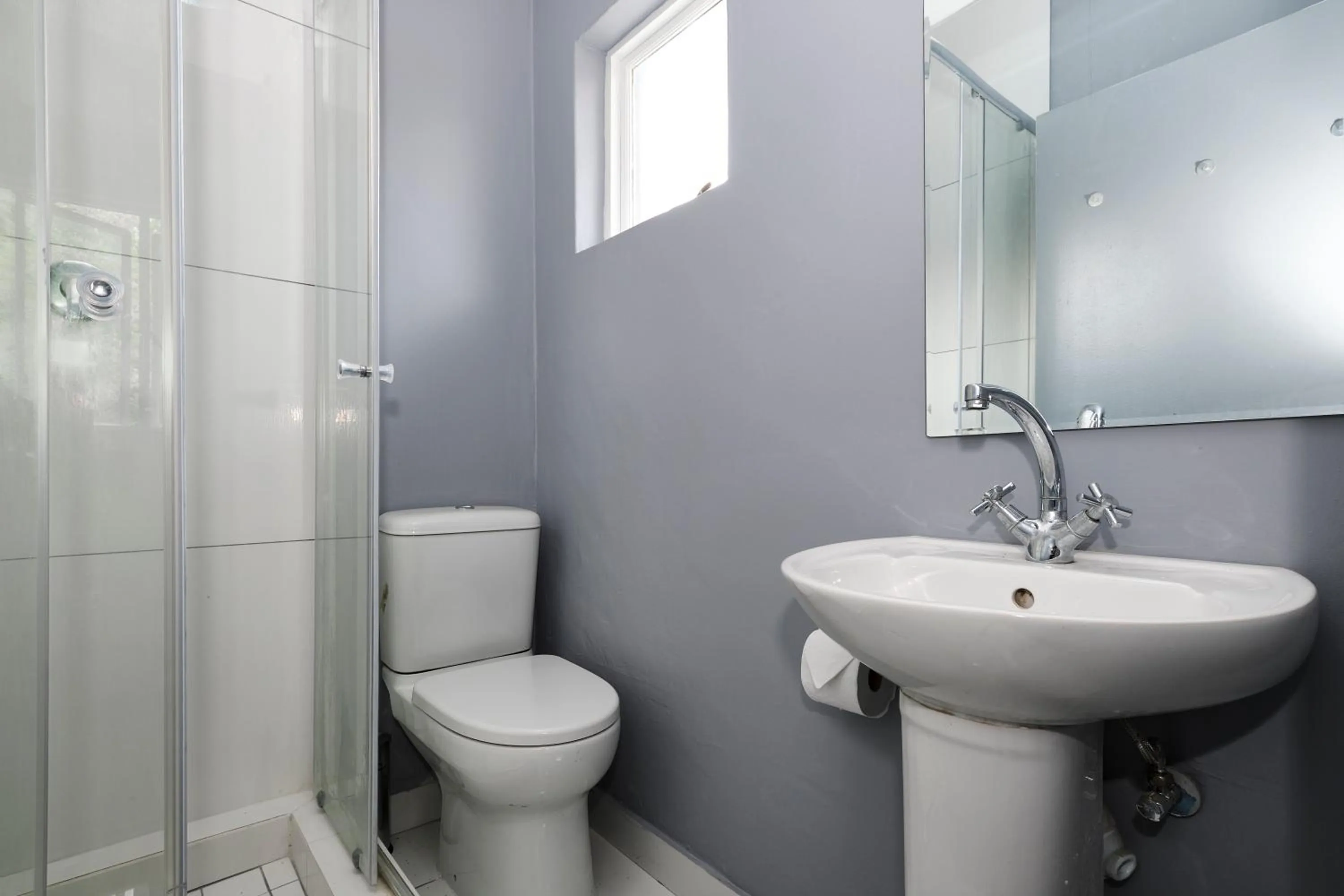 Bathroom in Inn & Out Sandton