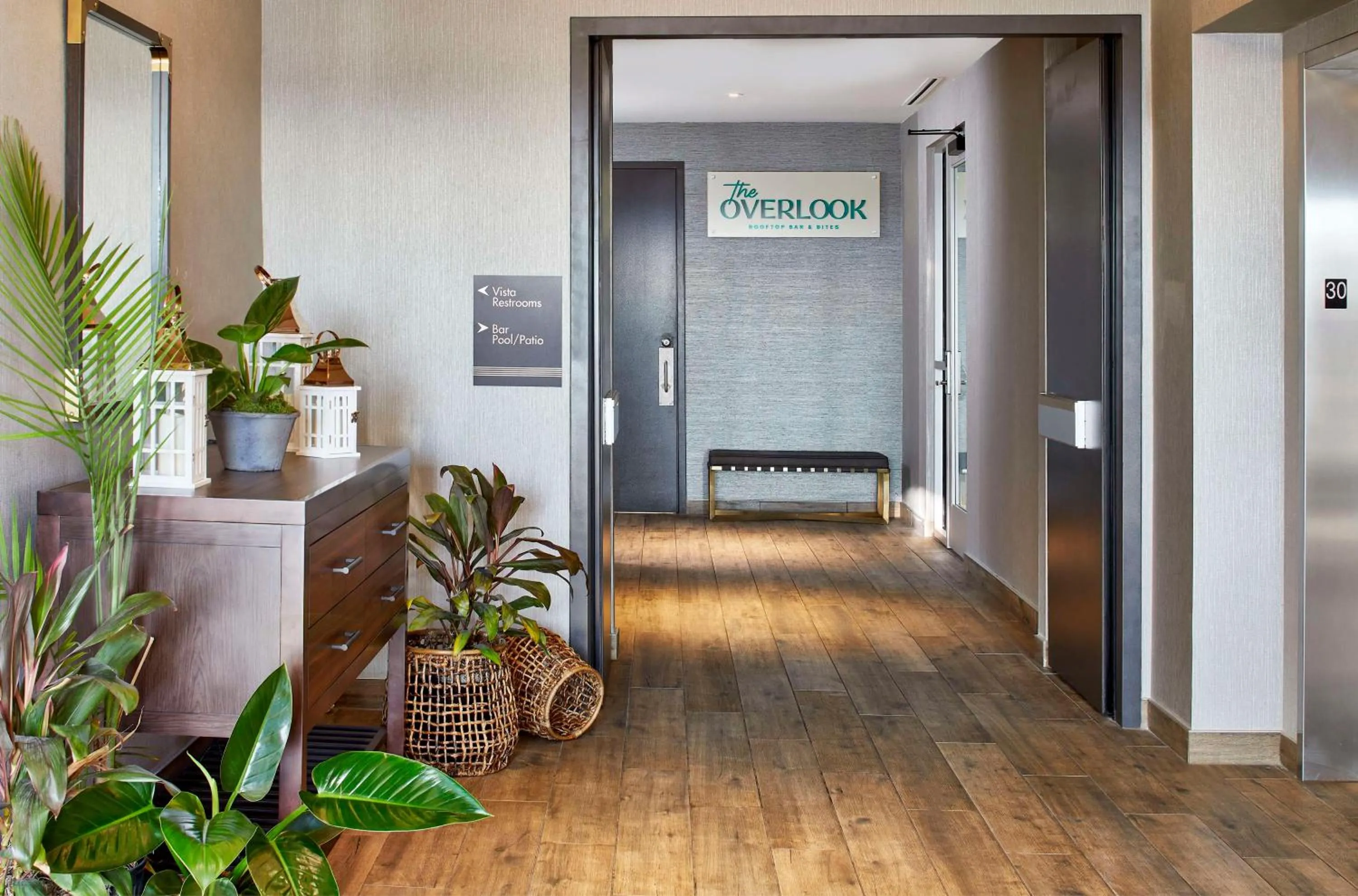 Lounge or bar in Embassy Suites by Hilton Nashville Downtown