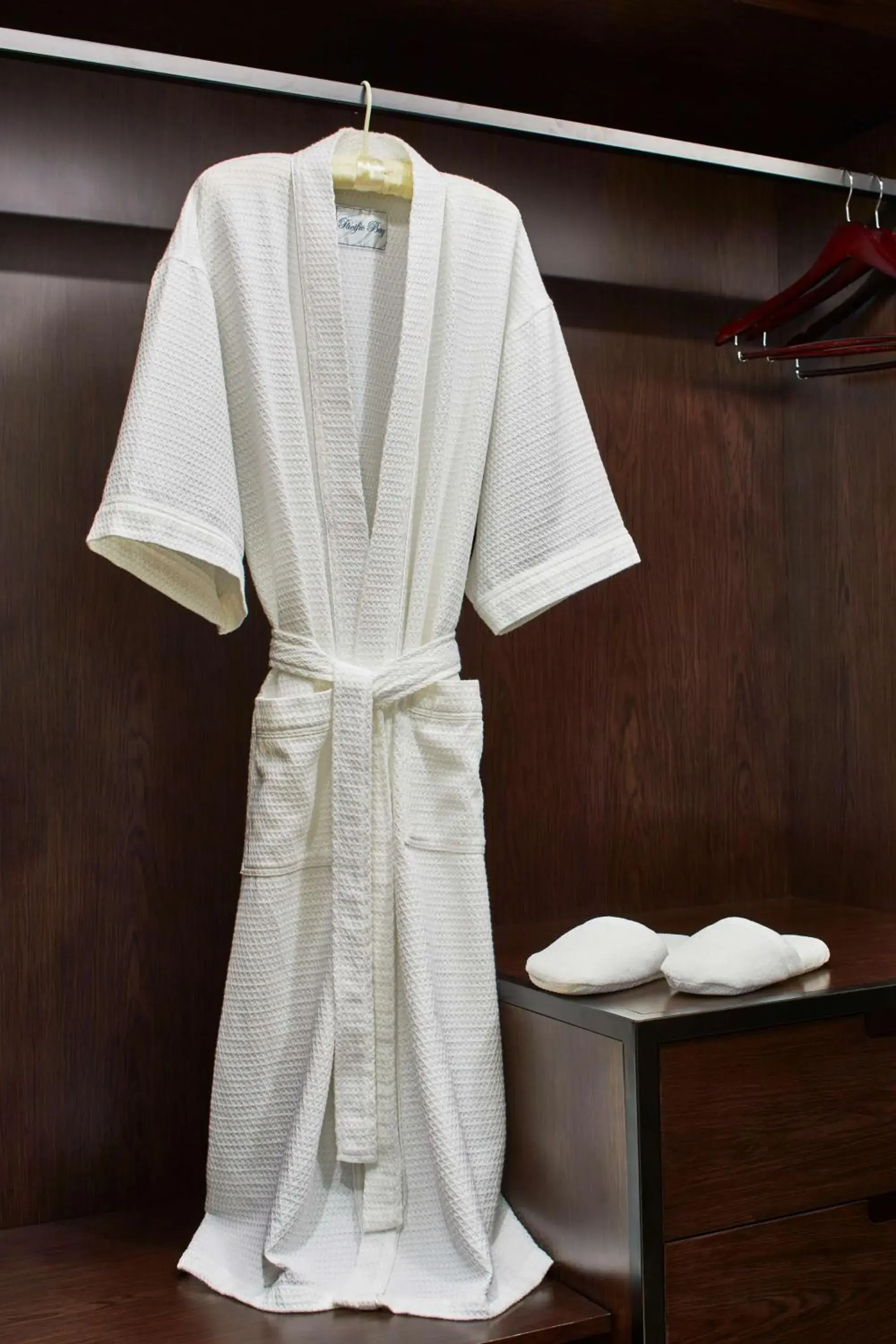 Photo of the whole room in Embassy Suites by Hilton Nashville Downtown Photo of the whole room in Embassy Suites by Hilton Nashville Downtown