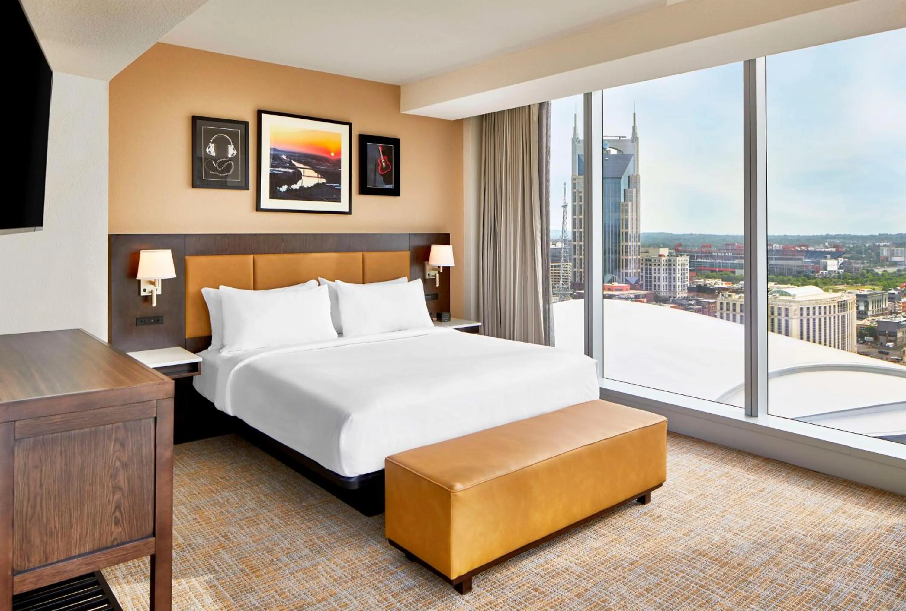 View (from property/room), Bed in Embassy Suites by Hilton Nashville Downtown