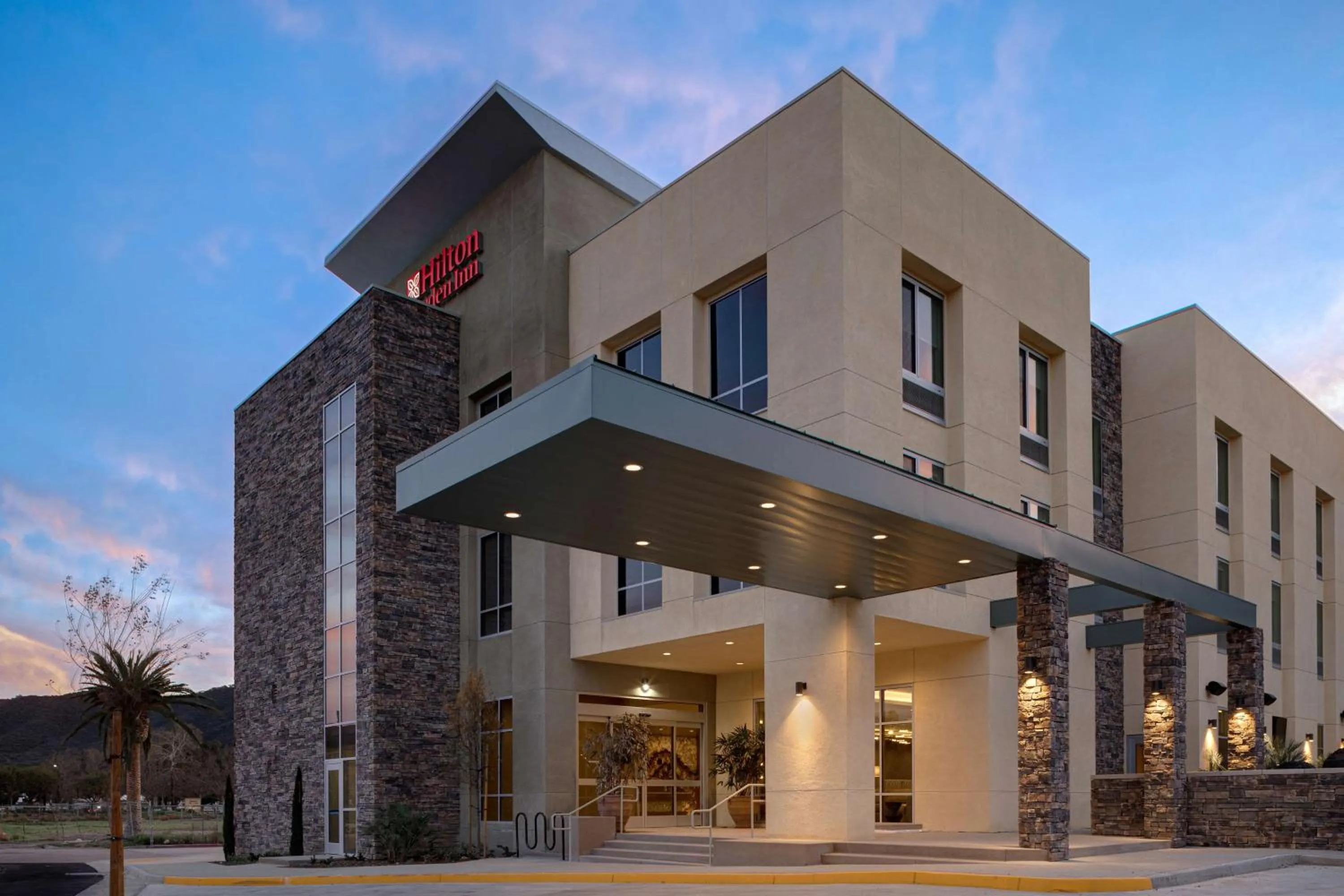 Property building in Hilton Garden Inn Temecula