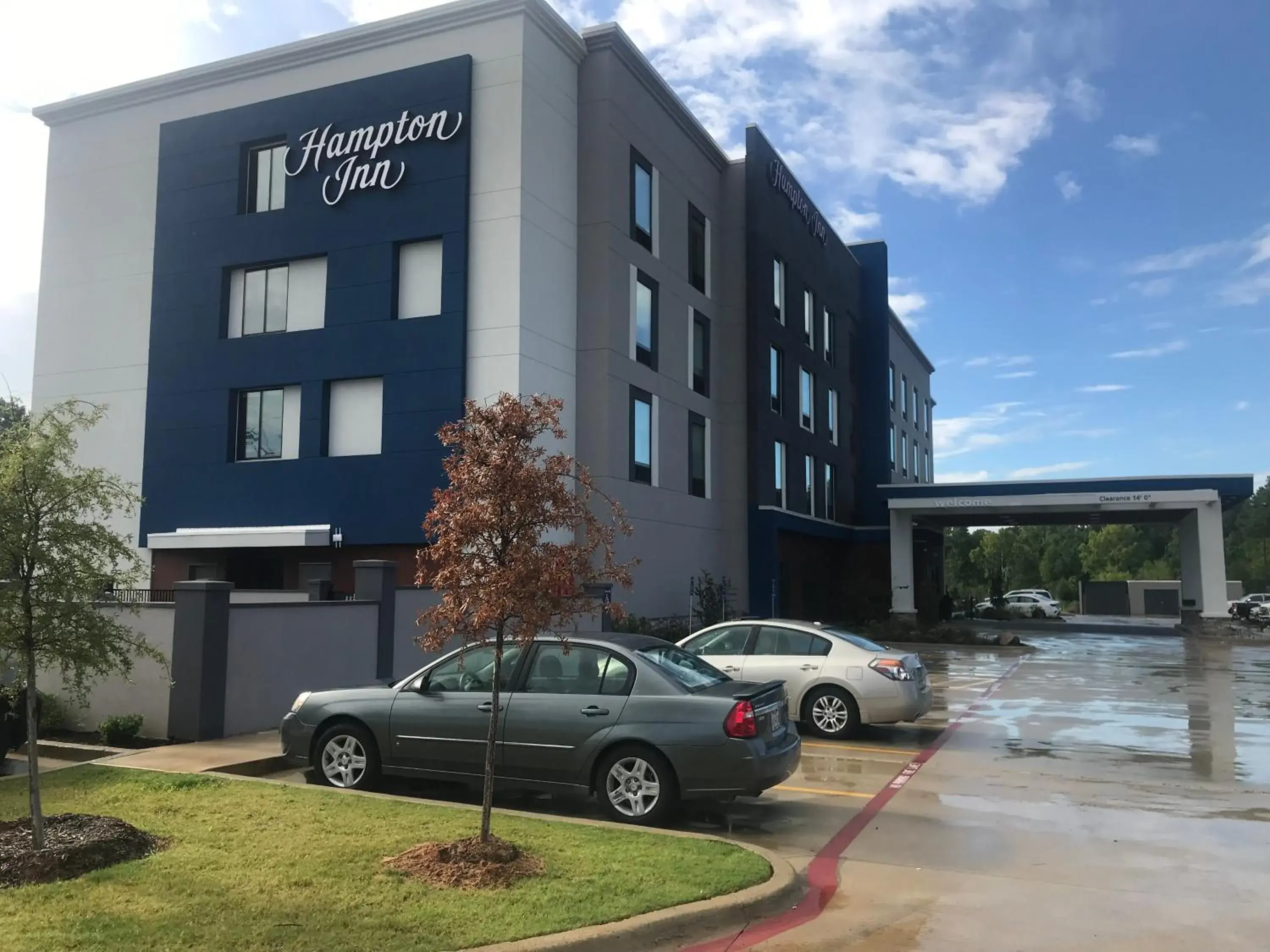 Property building in Hampton Inn Longview Property building in Hampton Inn Longview