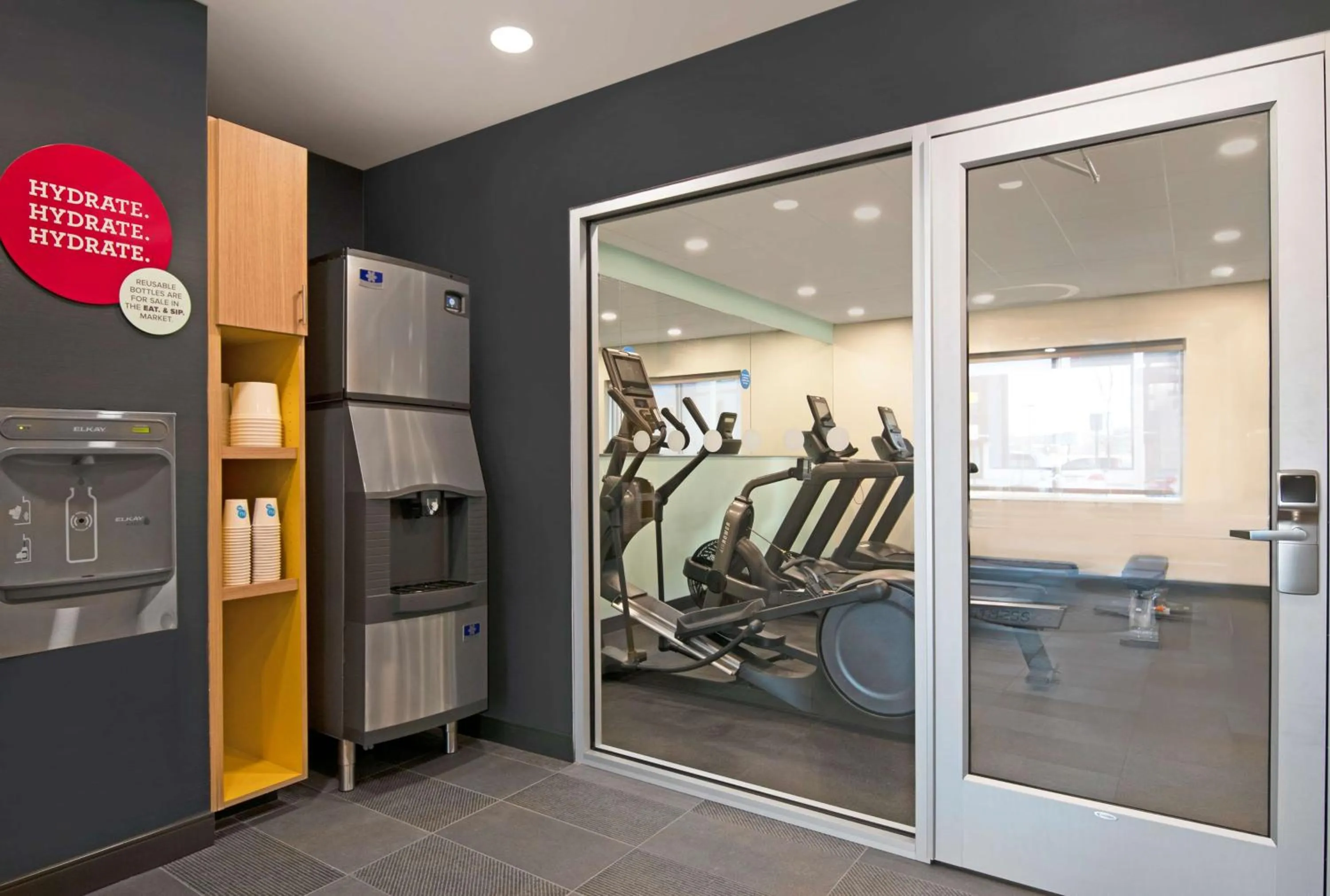 Fitness centre/facilities in Tru By Hilton Ashburn One Loudoun, Va