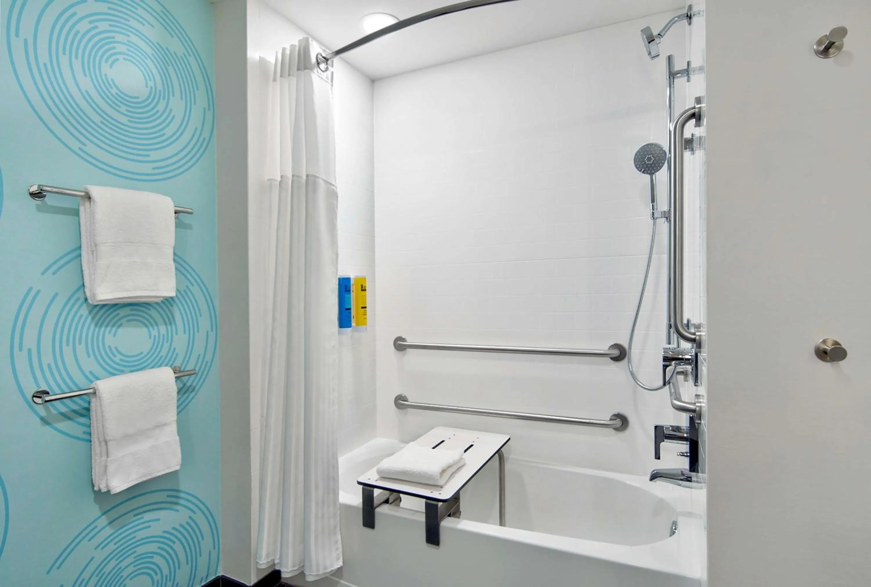 Bathroom in Tru By Hilton Ashburn One Loudoun, Va