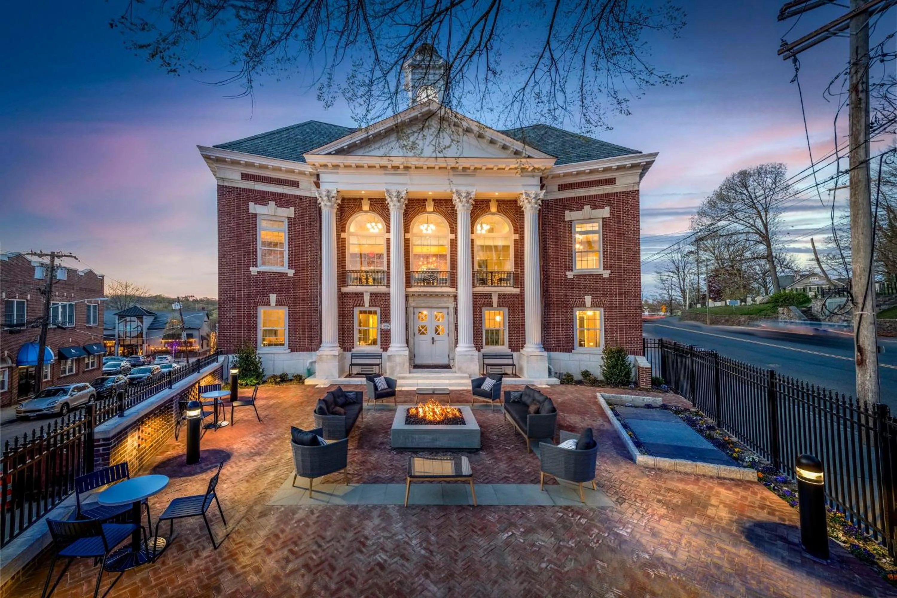 Patio in Hampton Inn & Suites Huntington Downtown, Ny