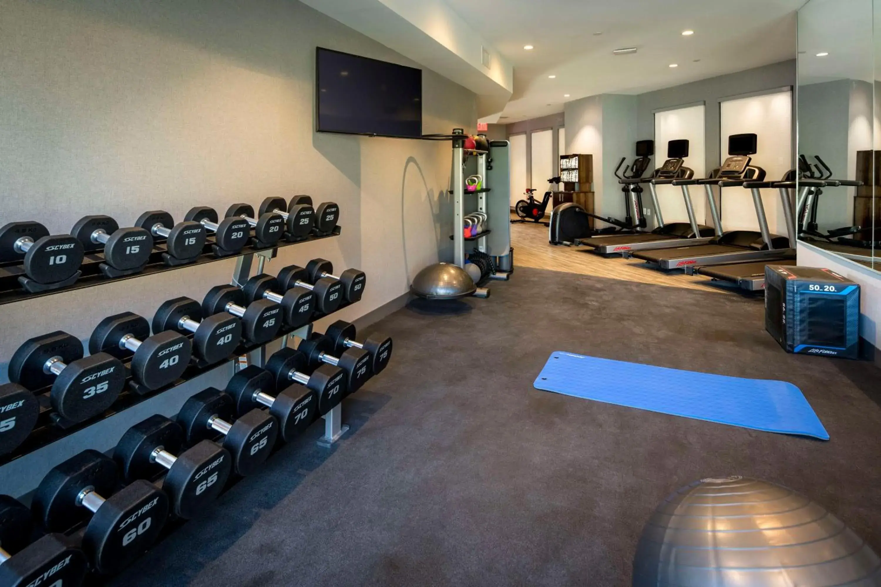 Fitness centre/facilities in Hampton Inn & Suites Huntington Downtown, Ny Fitness centre/facilities in Hampton Inn & Suites Huntington Downtown, Ny