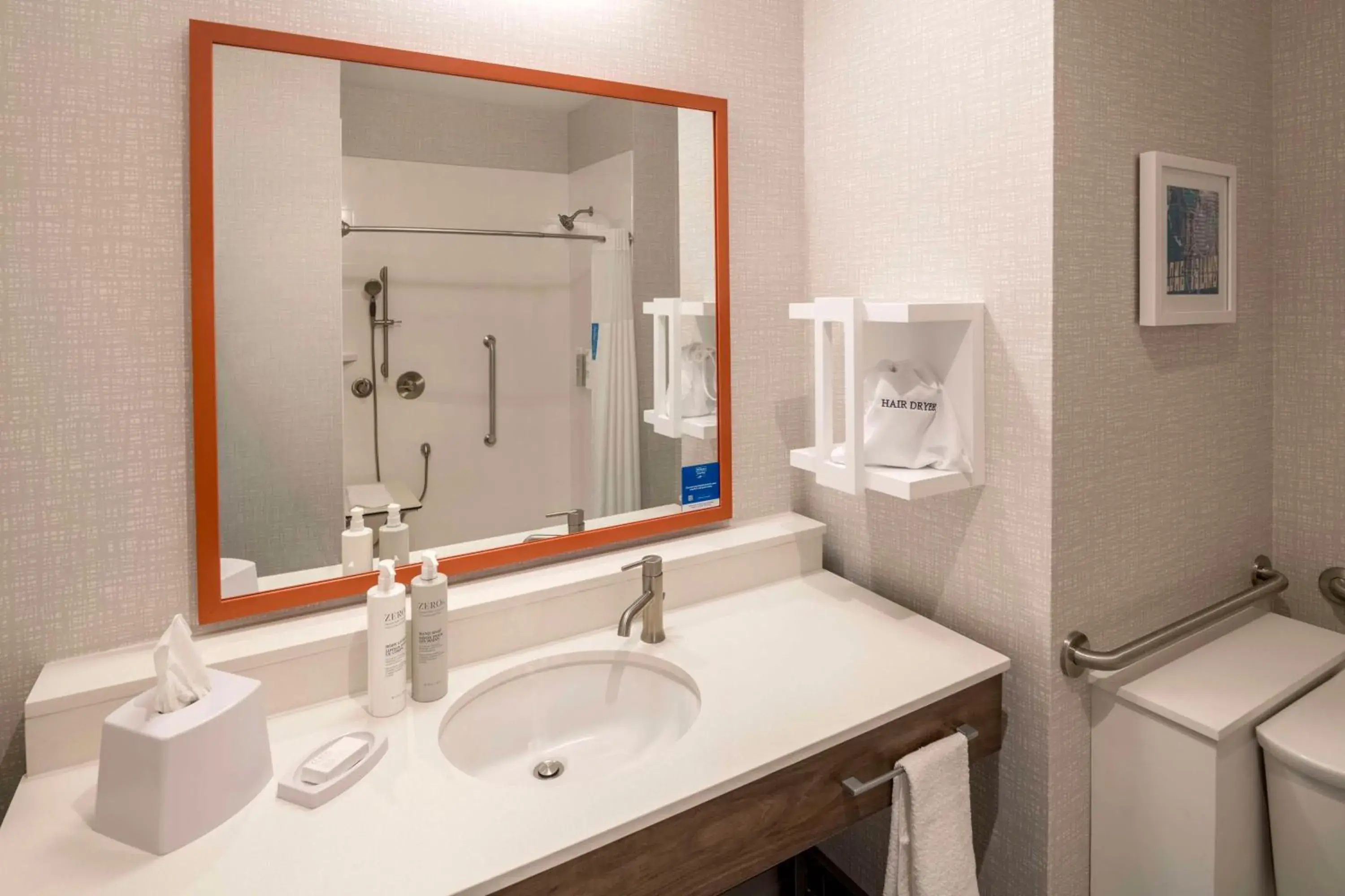 Bathroom in Hampton Inn & Suites Huntington Downtown, Ny Bathroom in Hampton Inn & Suites Huntington Downtown, Ny