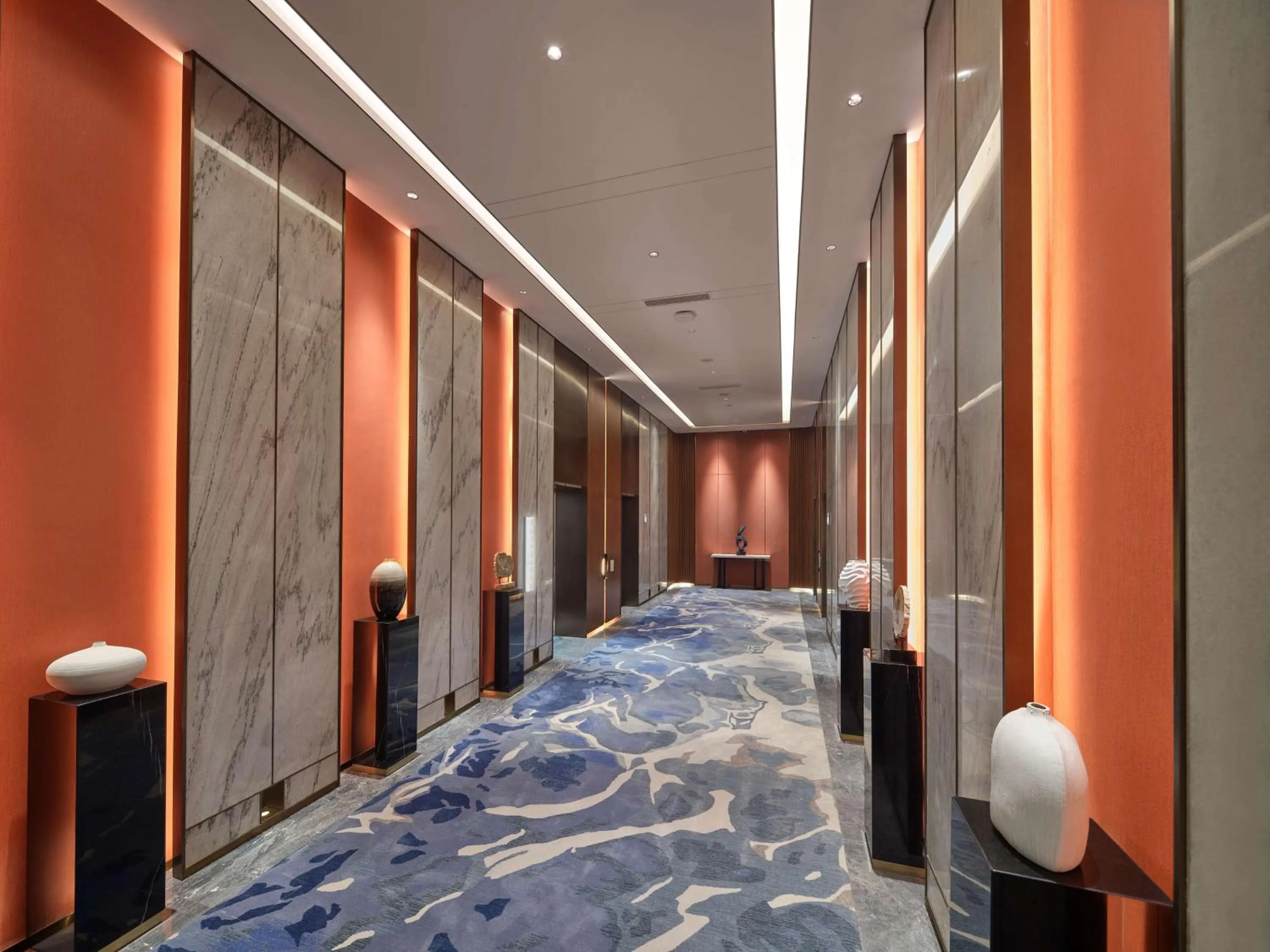 Property building, Bed in Hilton Garden Inn Jinzhou Central Street