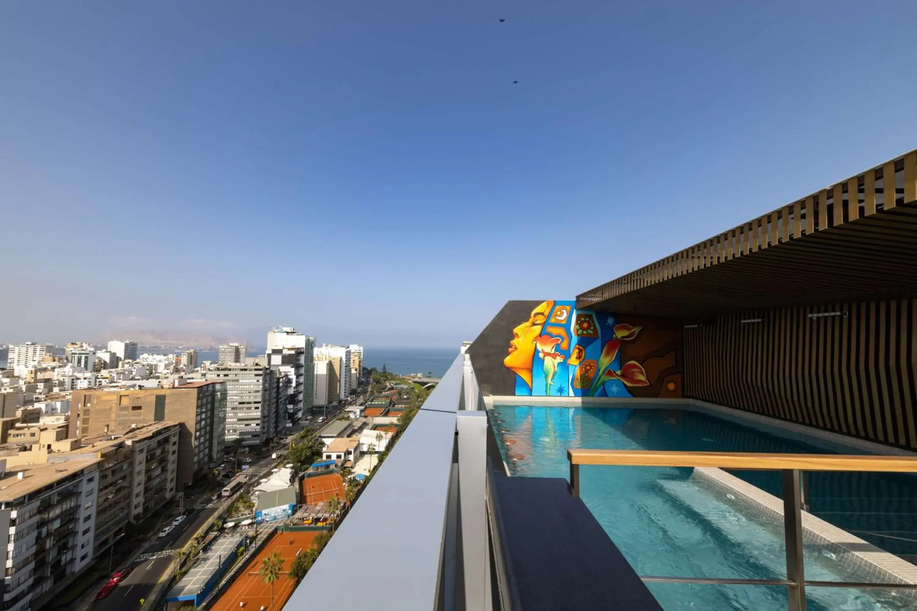 Pool view in Hilton Garden Inn Lima Miraflores Pool view in Hilton Garden Inn Lima Miraflores