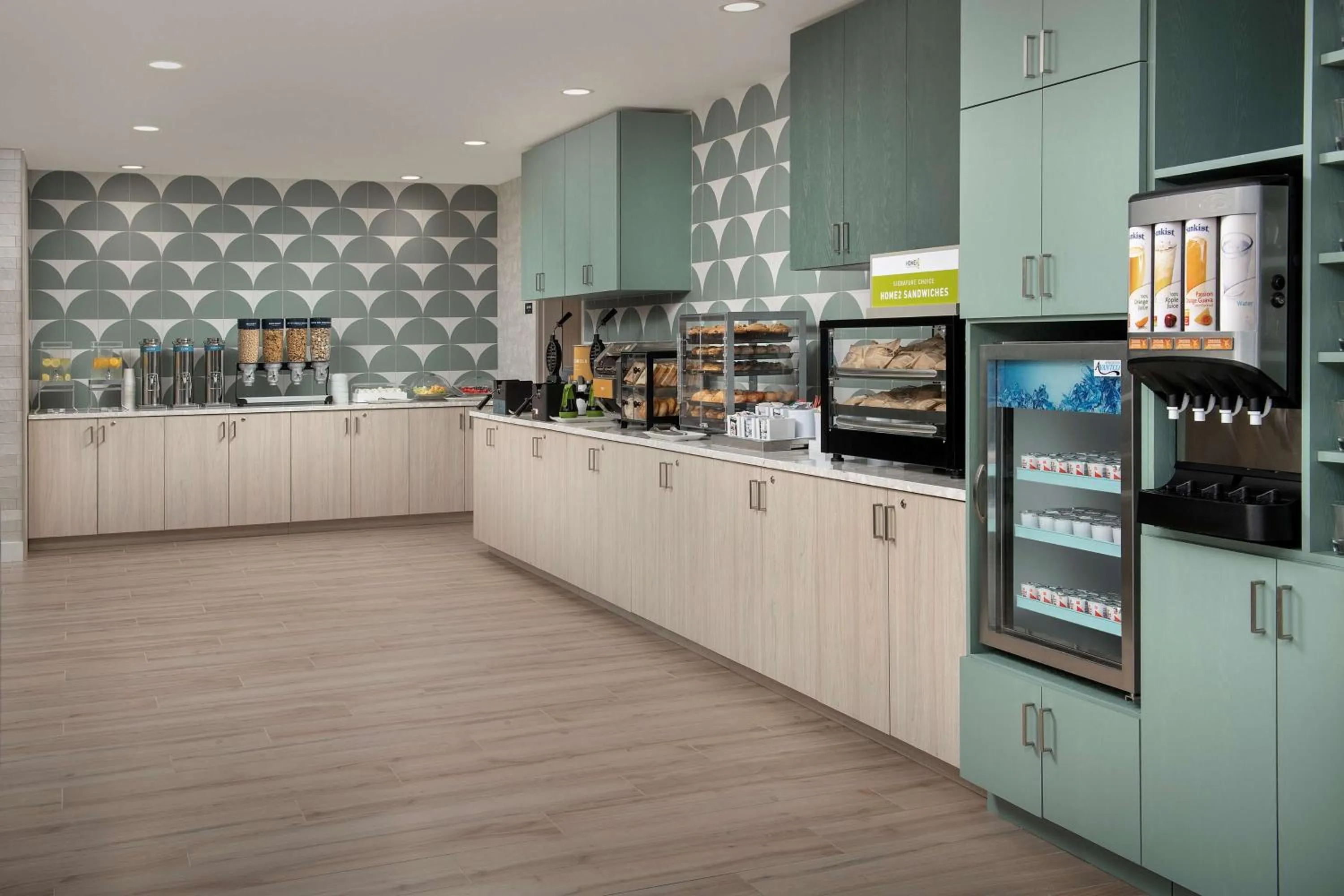 Breakfast in Home2 Suites By Hilton Miami Airport South Blue Lagoon