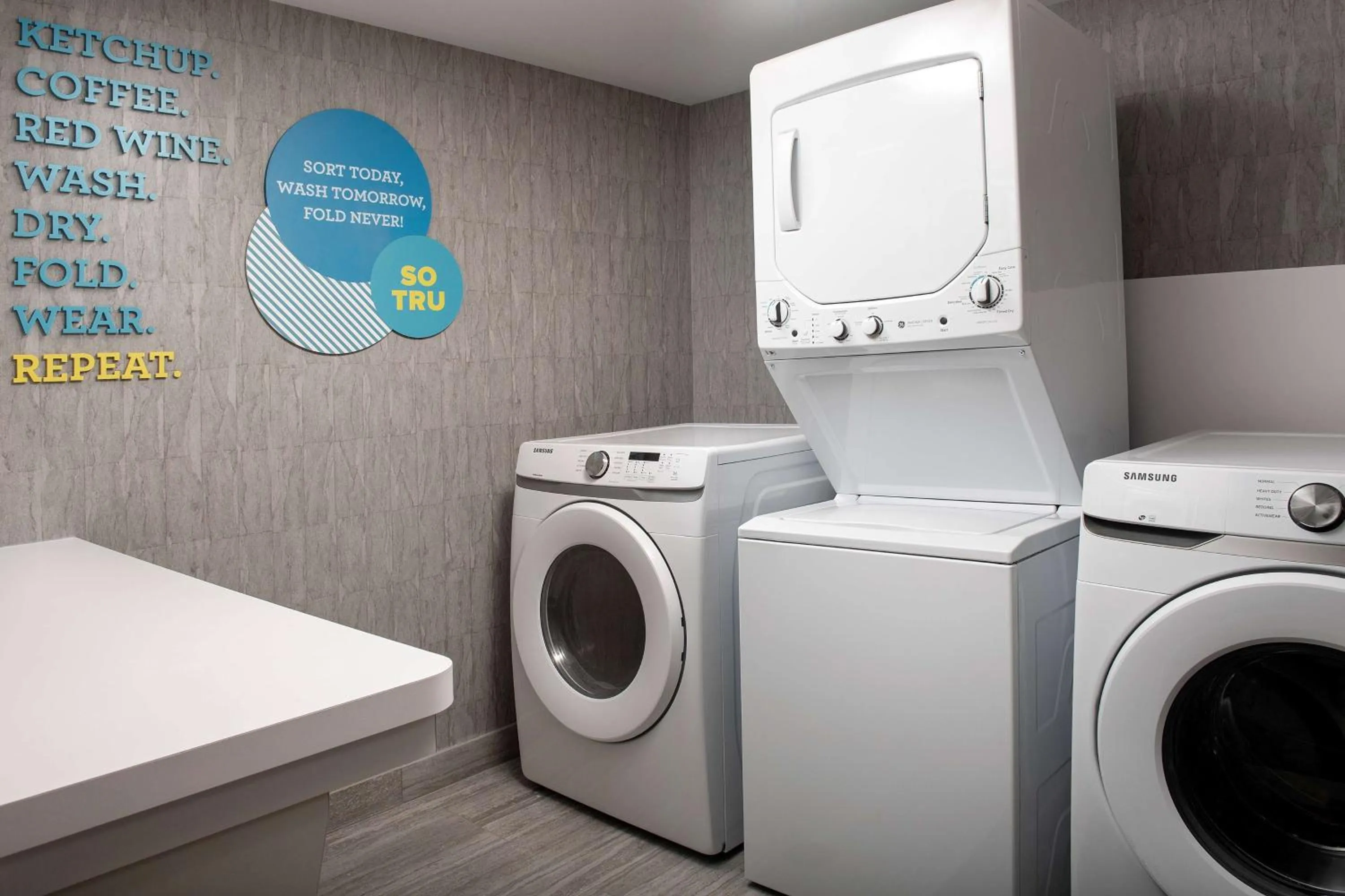 Property building in Home2 Suites By Hilton Miami Airport South Blue Lagoon