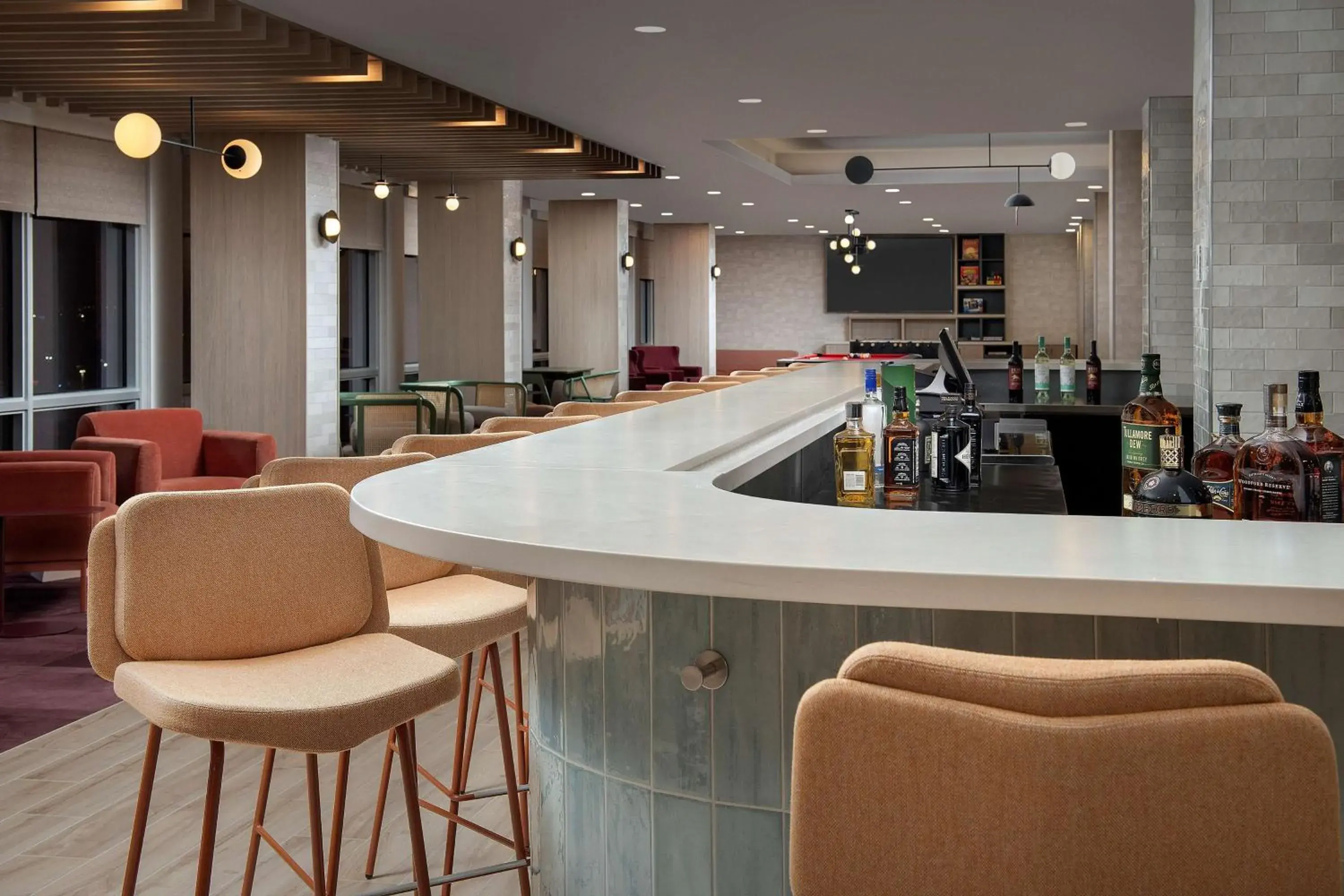 Lounge or bar in Home2 Suites By Hilton Miami Airport South Blue Lagoon Lounge or bar in Home2 Suites By Hilton Miami Airport South Blue Lagoon