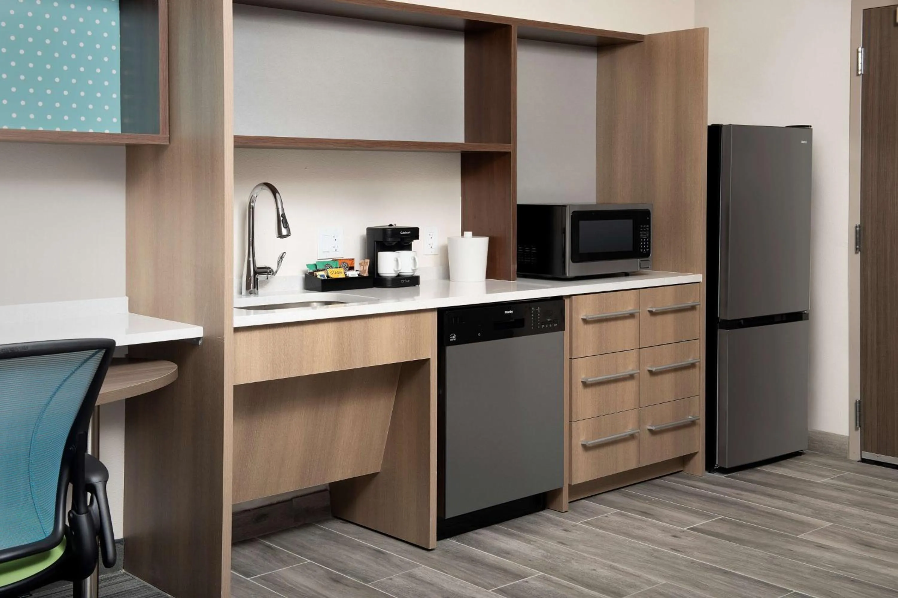 Kitchen or kitchenette in Home2 Suites By Hilton Miami Airport South Blue Lagoon
