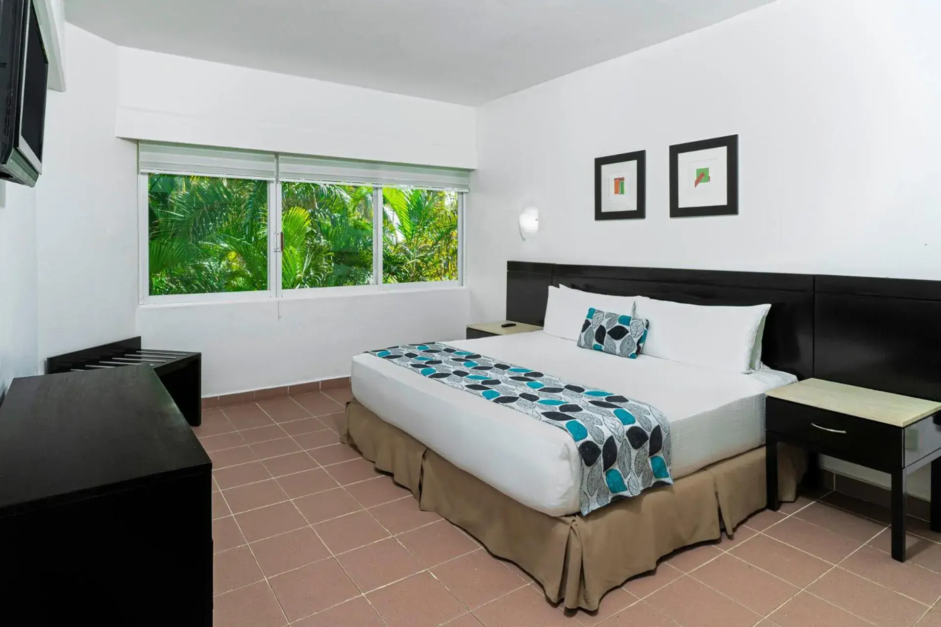 Garden view, Bed in Krystal Ixtapa All Inclusive Garden view, Bed in Krystal Ixtapa All Inclusive