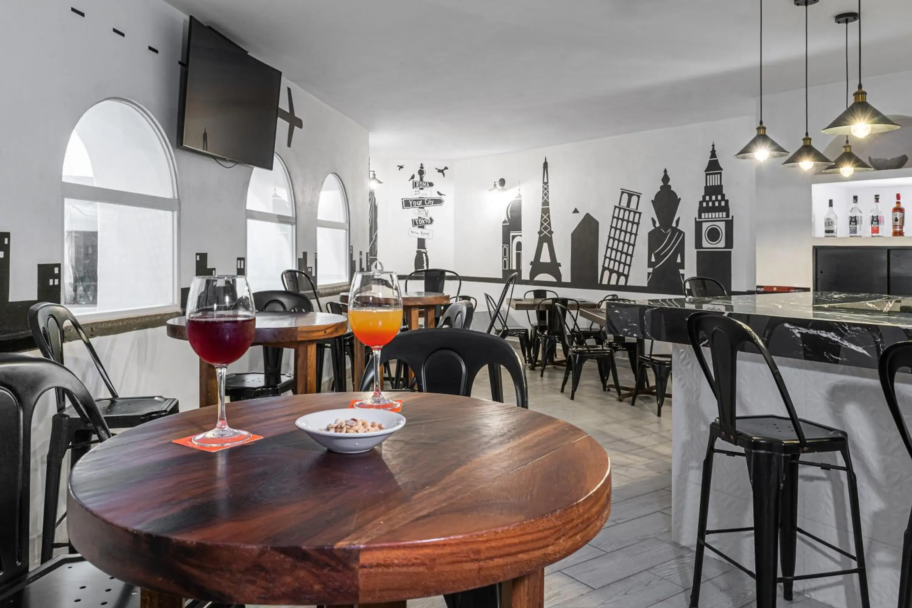 Lounge or bar in Krystal Ixtapa All Inclusive Lounge or bar in Krystal Ixtapa All Inclusive