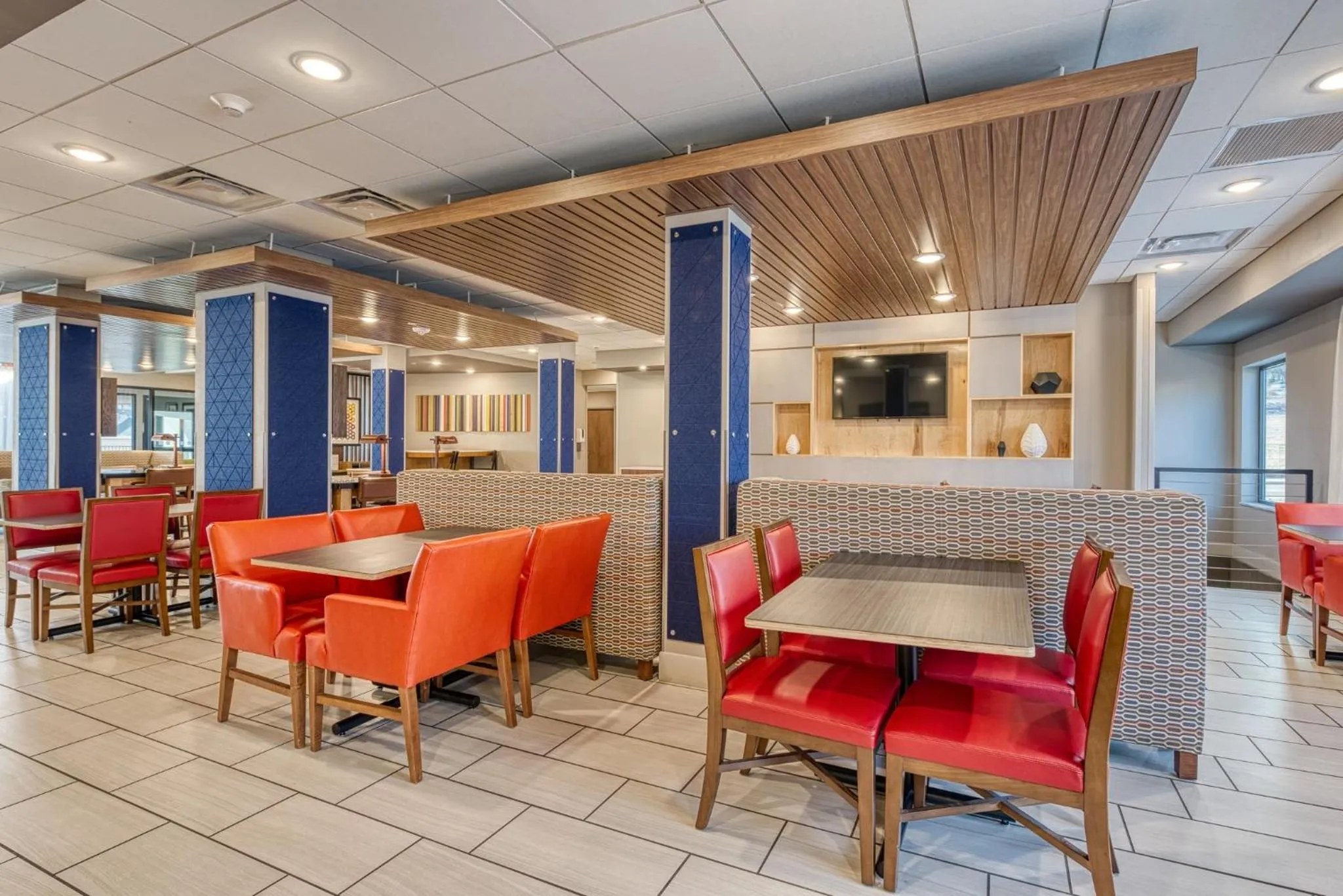 Breakfast in Holiday Inn Express & Suites - Manitou Springs by IHG