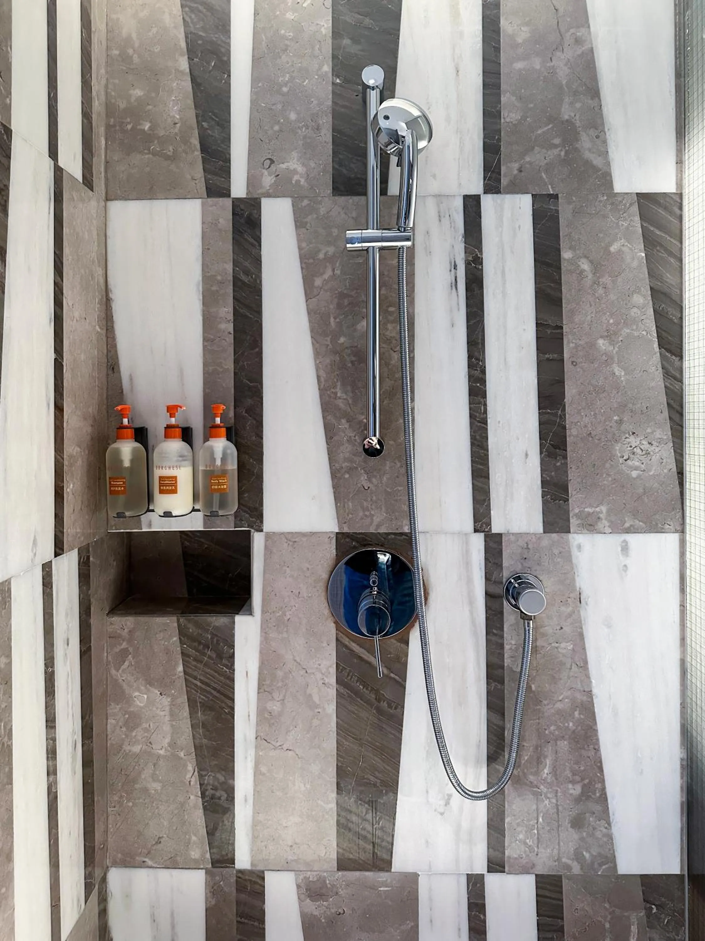 Shower in Crowne Plaza Chongli Resort by IHG