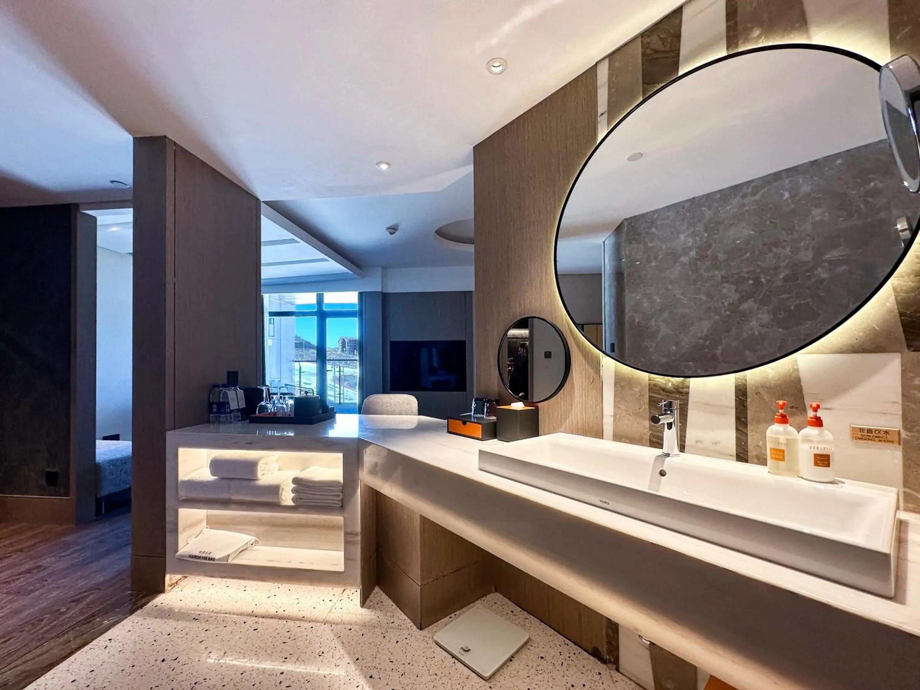 Junior King Suite in Crowne Plaza Chongli Resort by IHG Junior King Suite in Crowne Plaza Chongli Resort by IHG