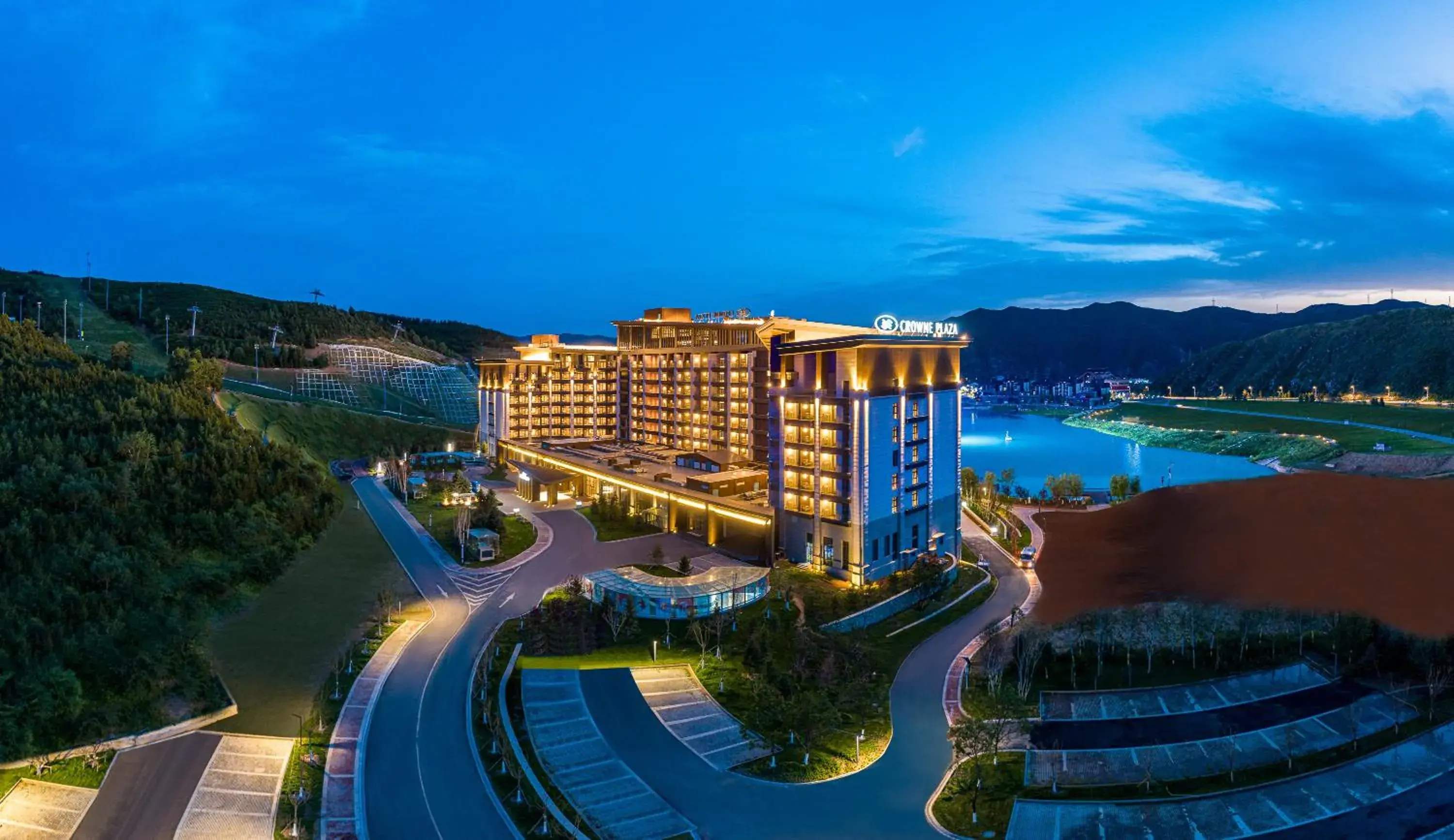 Property building in Crowne Plaza Chongli Resort by IHG Property building in Crowne Plaza Chongli Resort by IHG