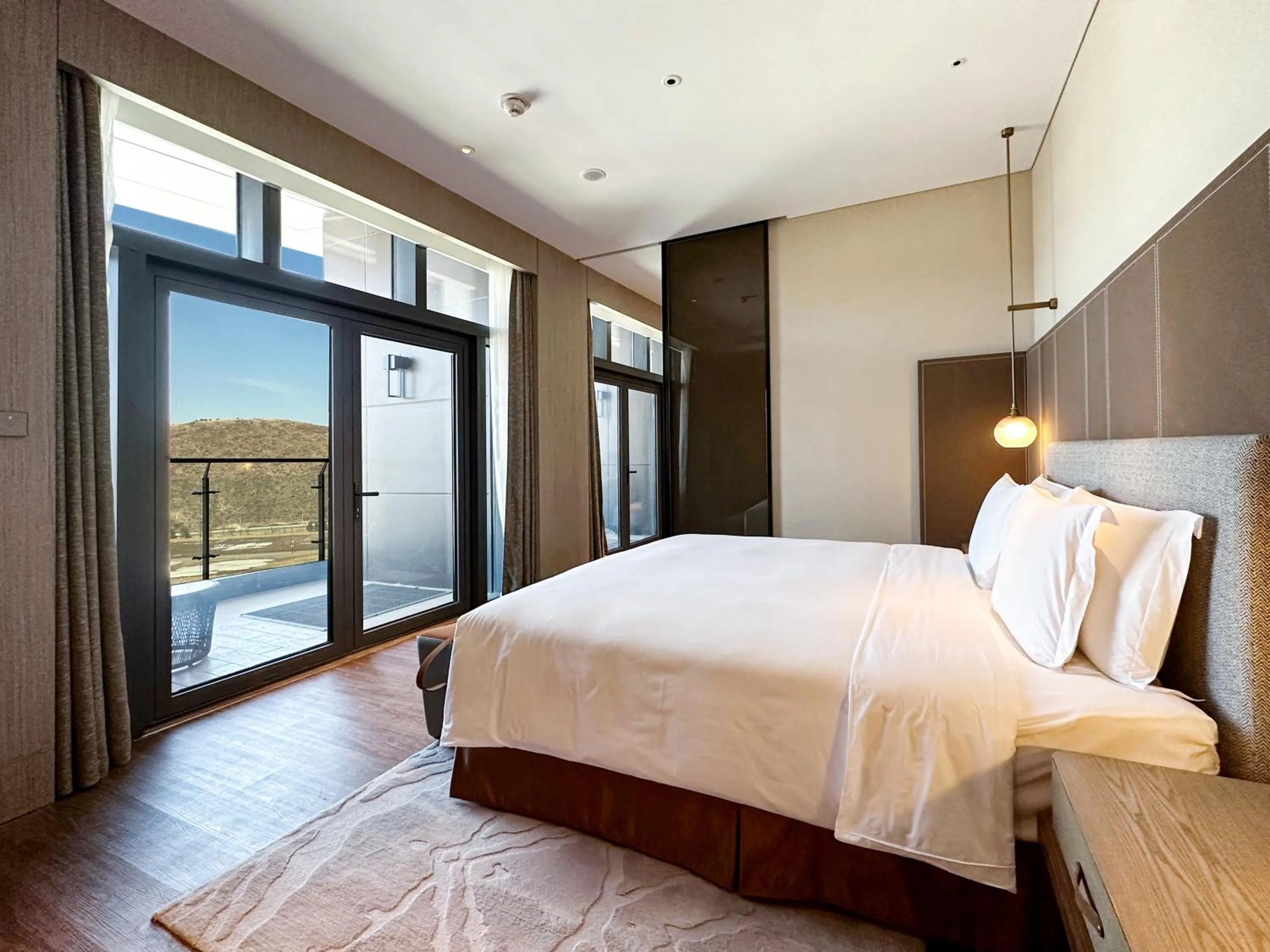 Bed in Crowne Plaza Chongli Resort by IHG