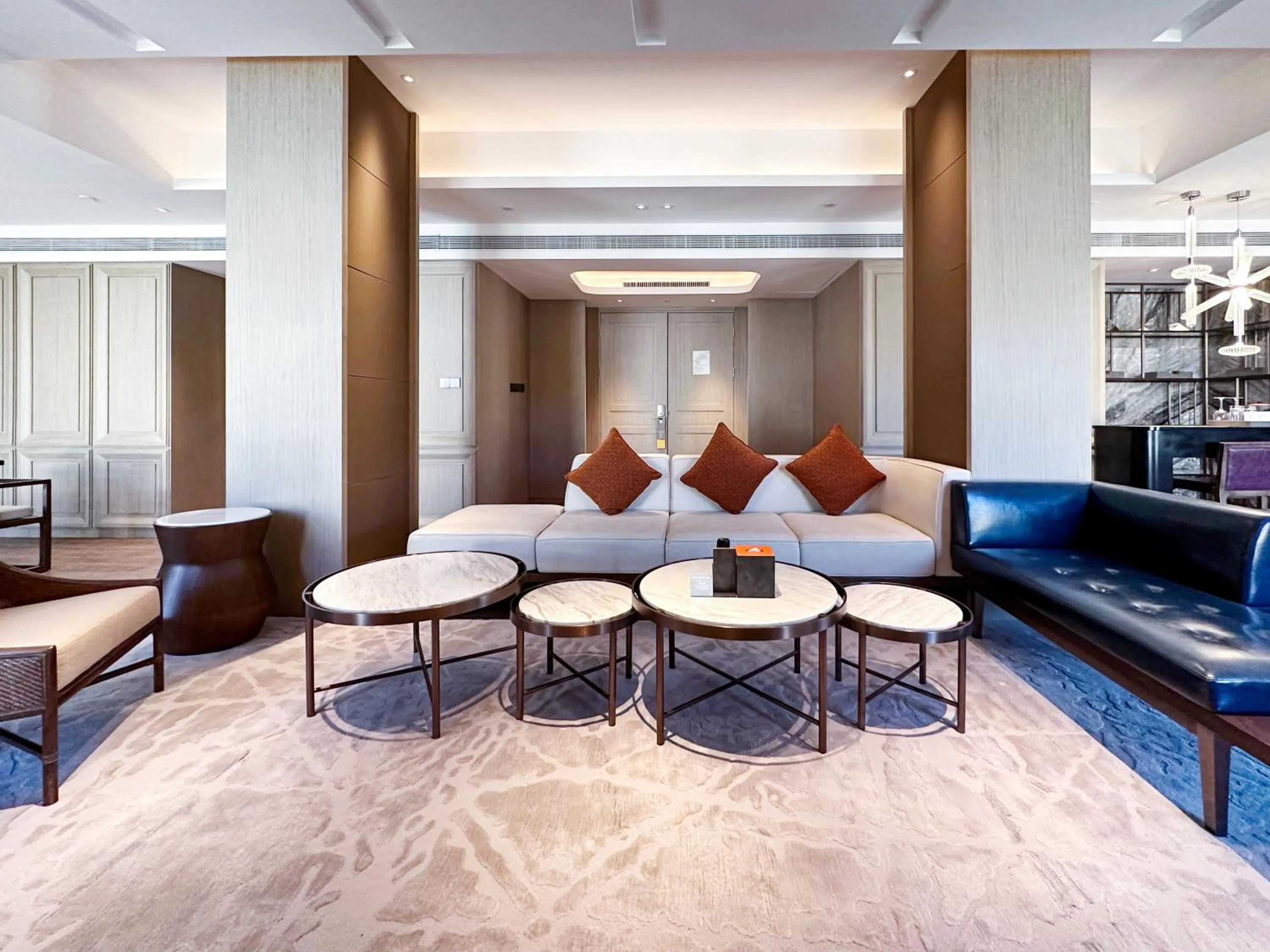 Living room in Crowne Plaza Chongli Resort by IHG