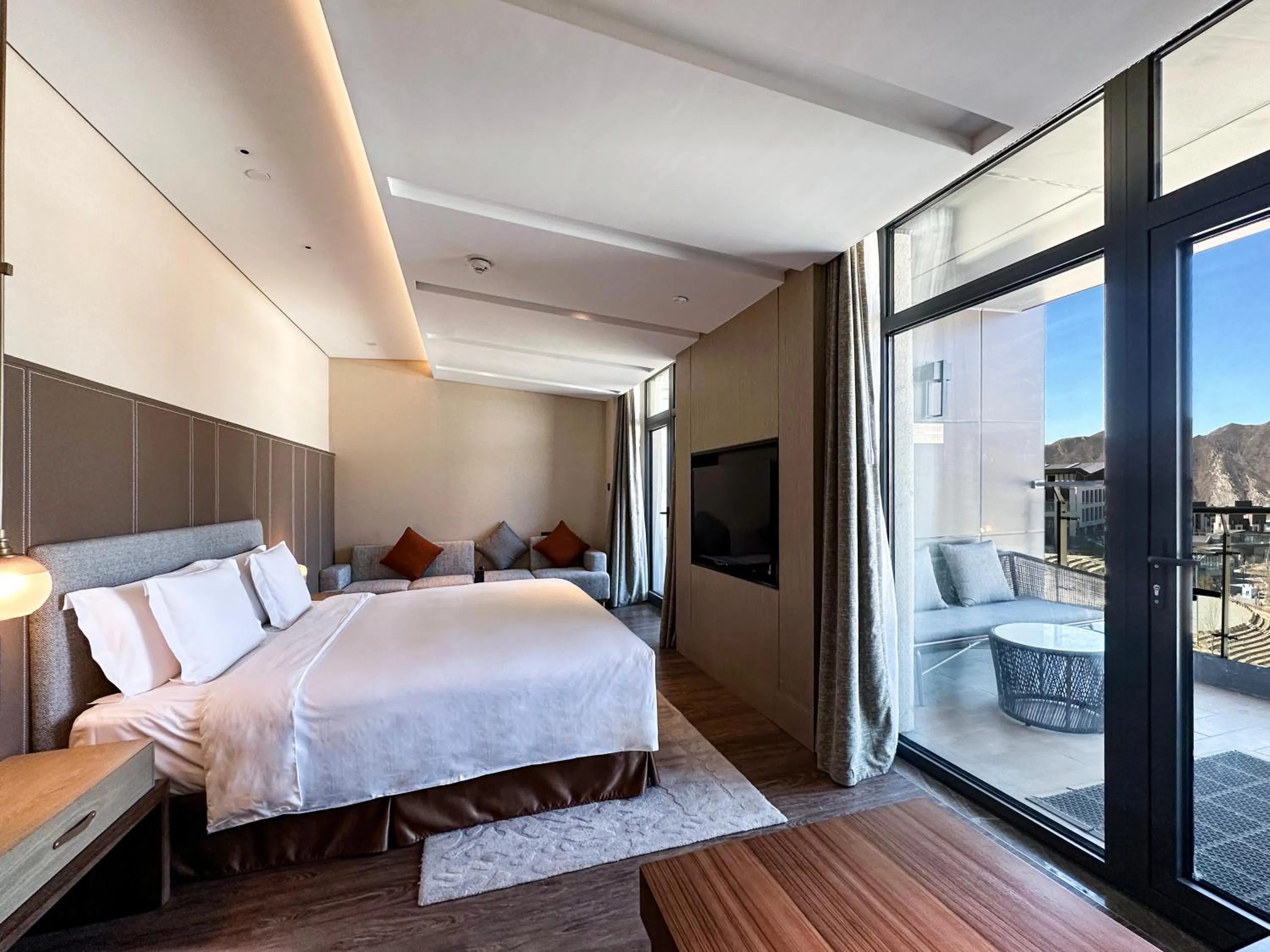 Bed in Crowne Plaza Chongli Resort by IHG