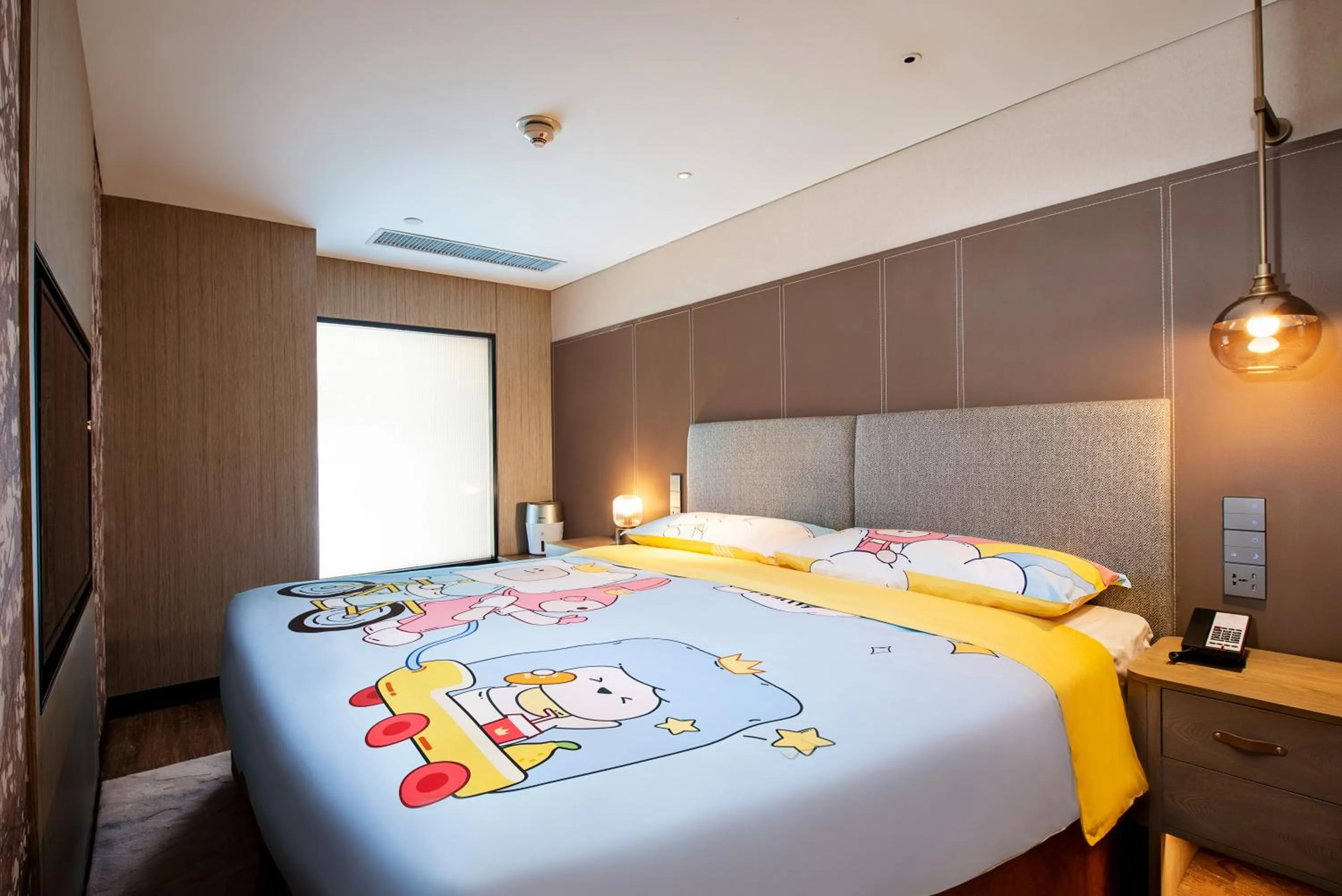 Bed in Crowne Plaza Chongli Resort by IHG