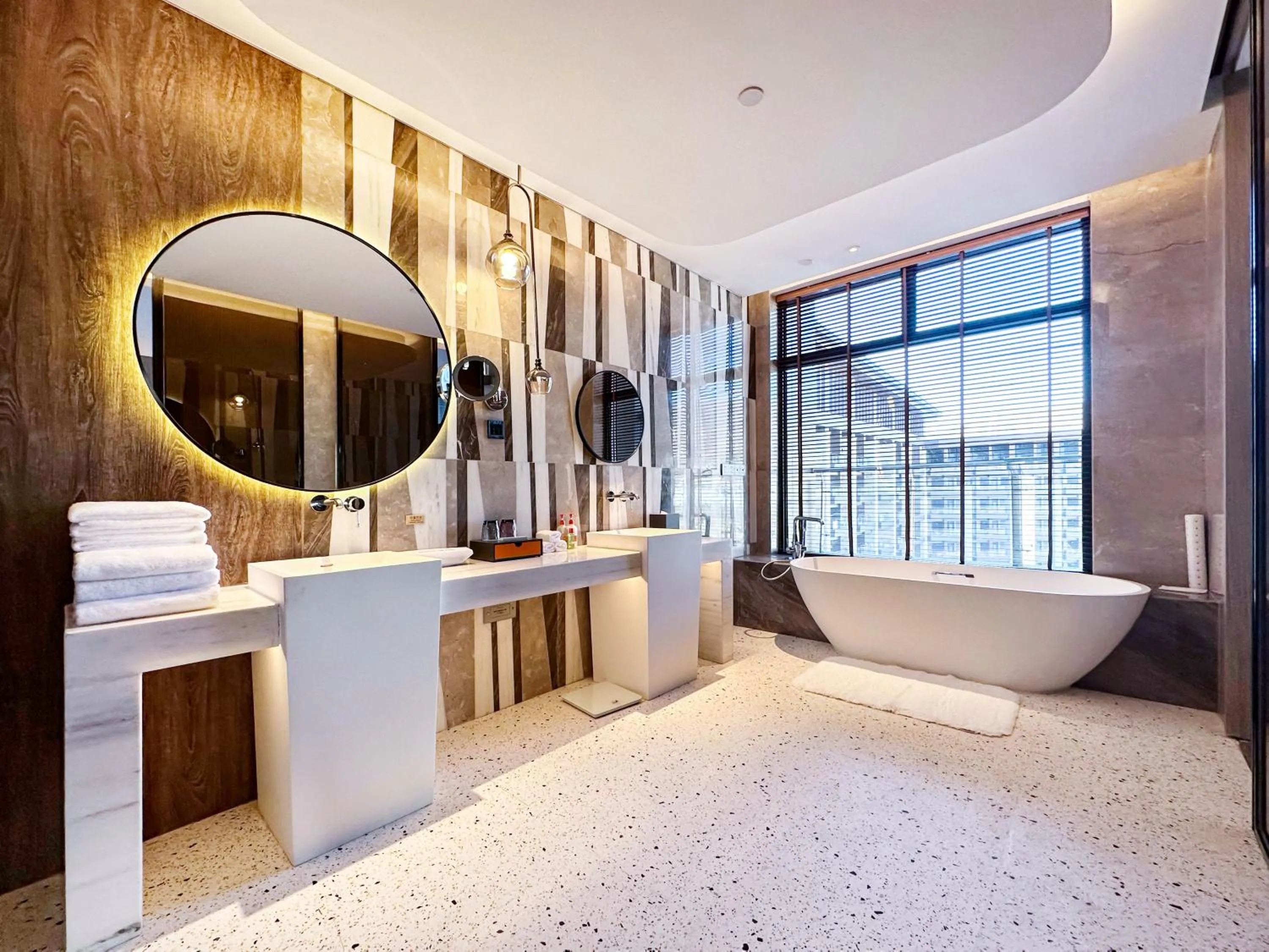 Bath in Crowne Plaza Chongli Resort by IHG