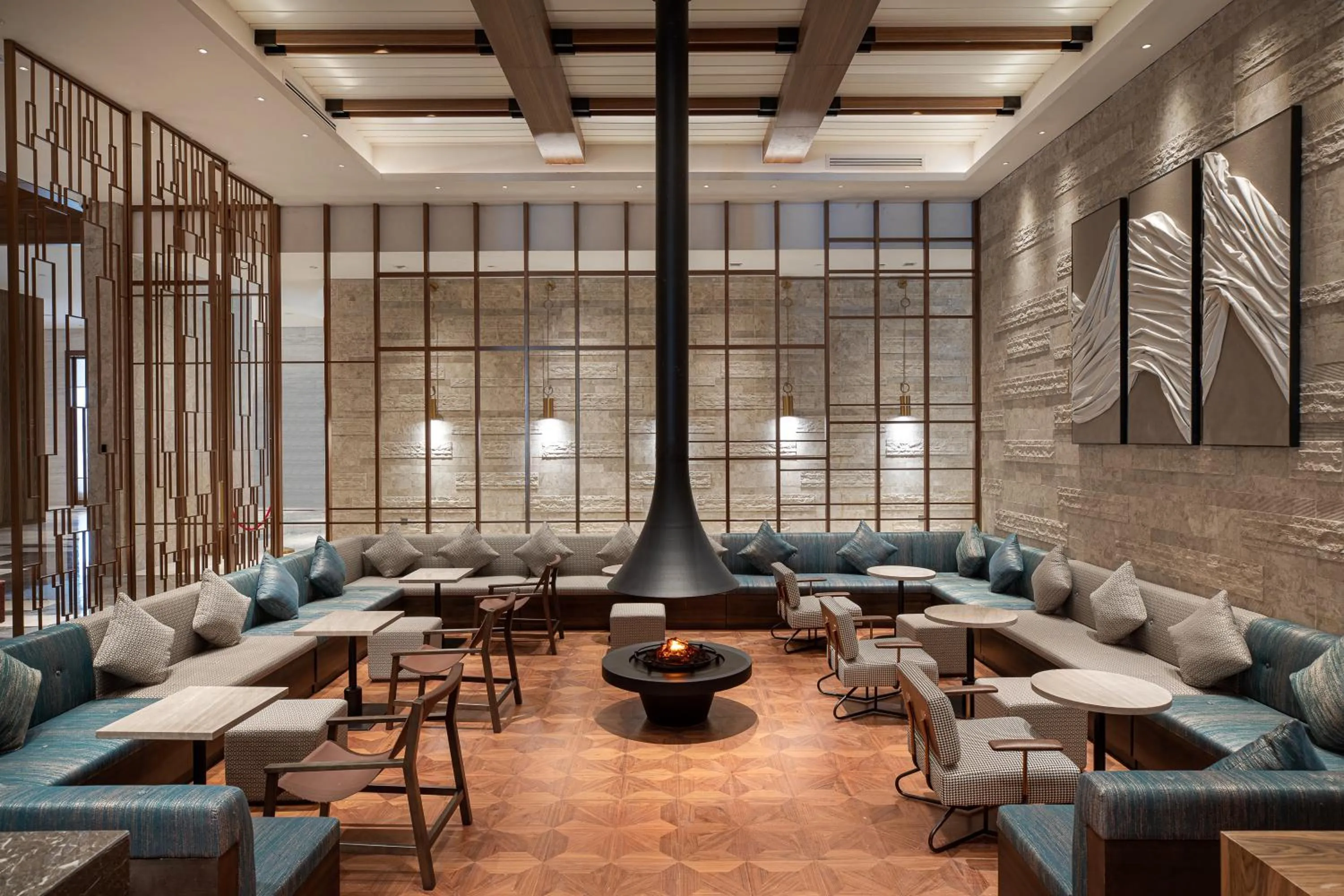 Lobby or reception in Crowne Plaza Chongli Resort by IHG