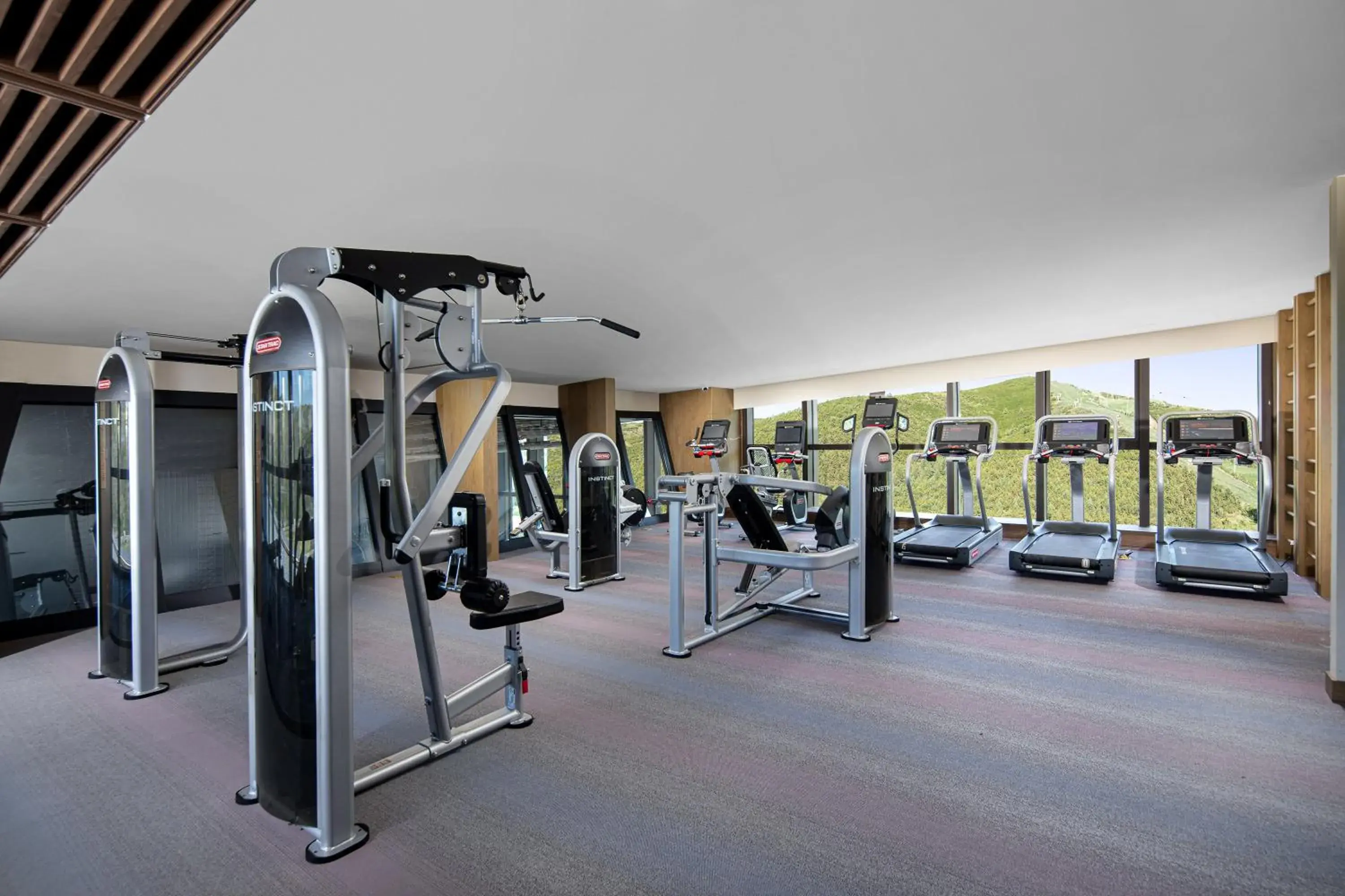 Fitness centre/facilities in Crowne Plaza Chongli Resort by IHG Fitness centre/facilities in Crowne Plaza Chongli Resort by IHG