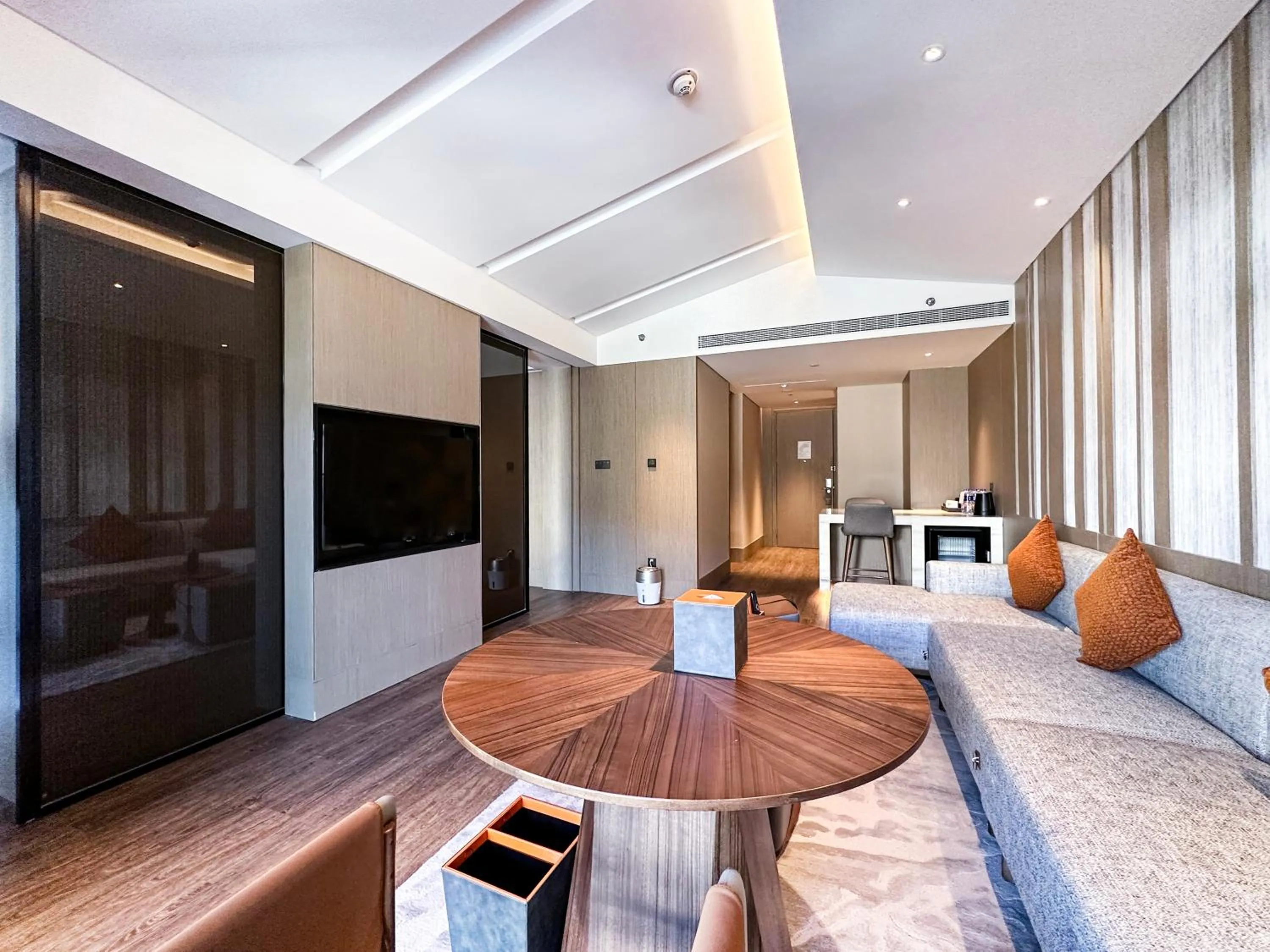 Living room in Crowne Plaza Chongli Resort by IHG