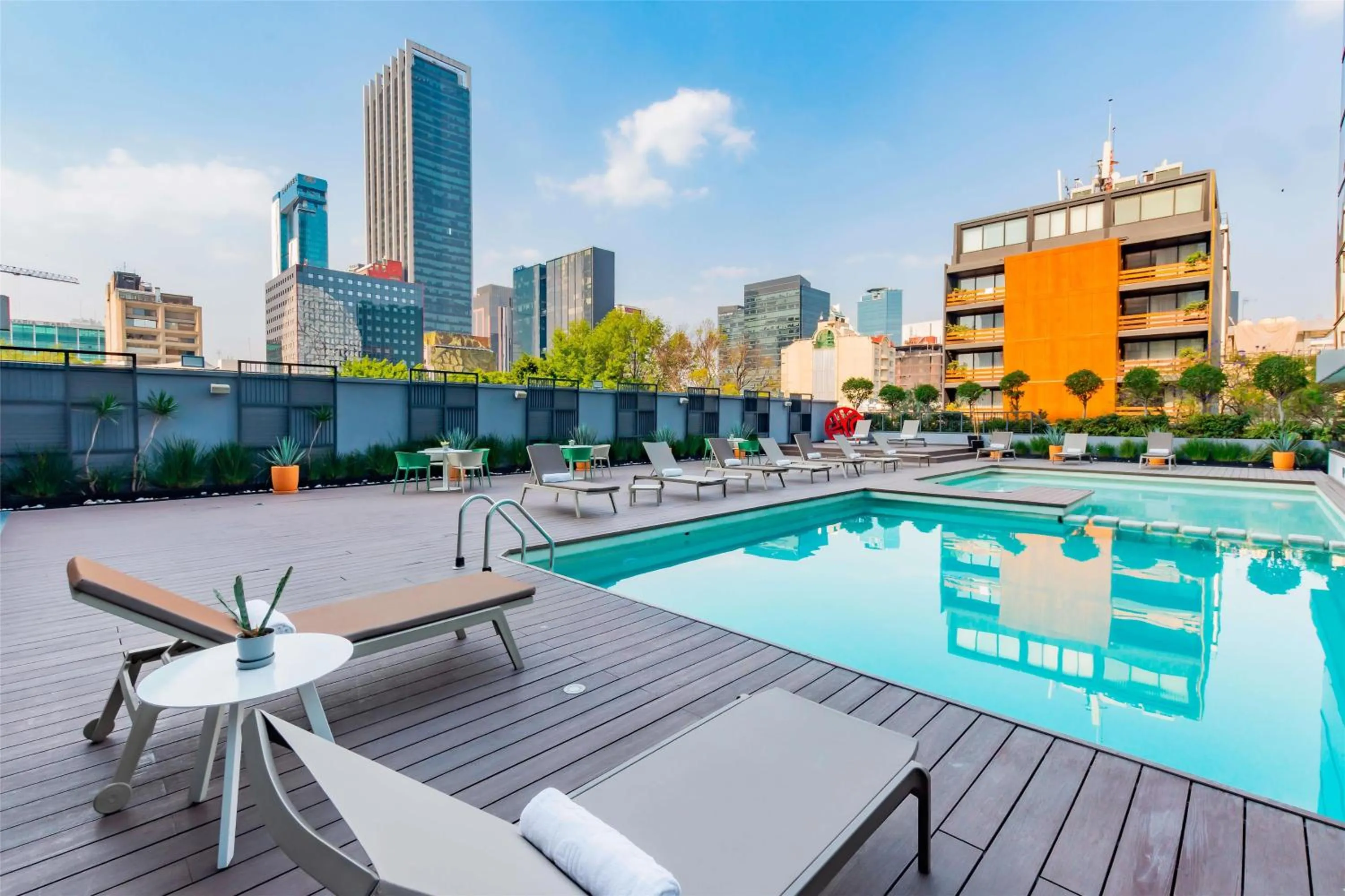 Property building in NH Collection Mexico City Reforma