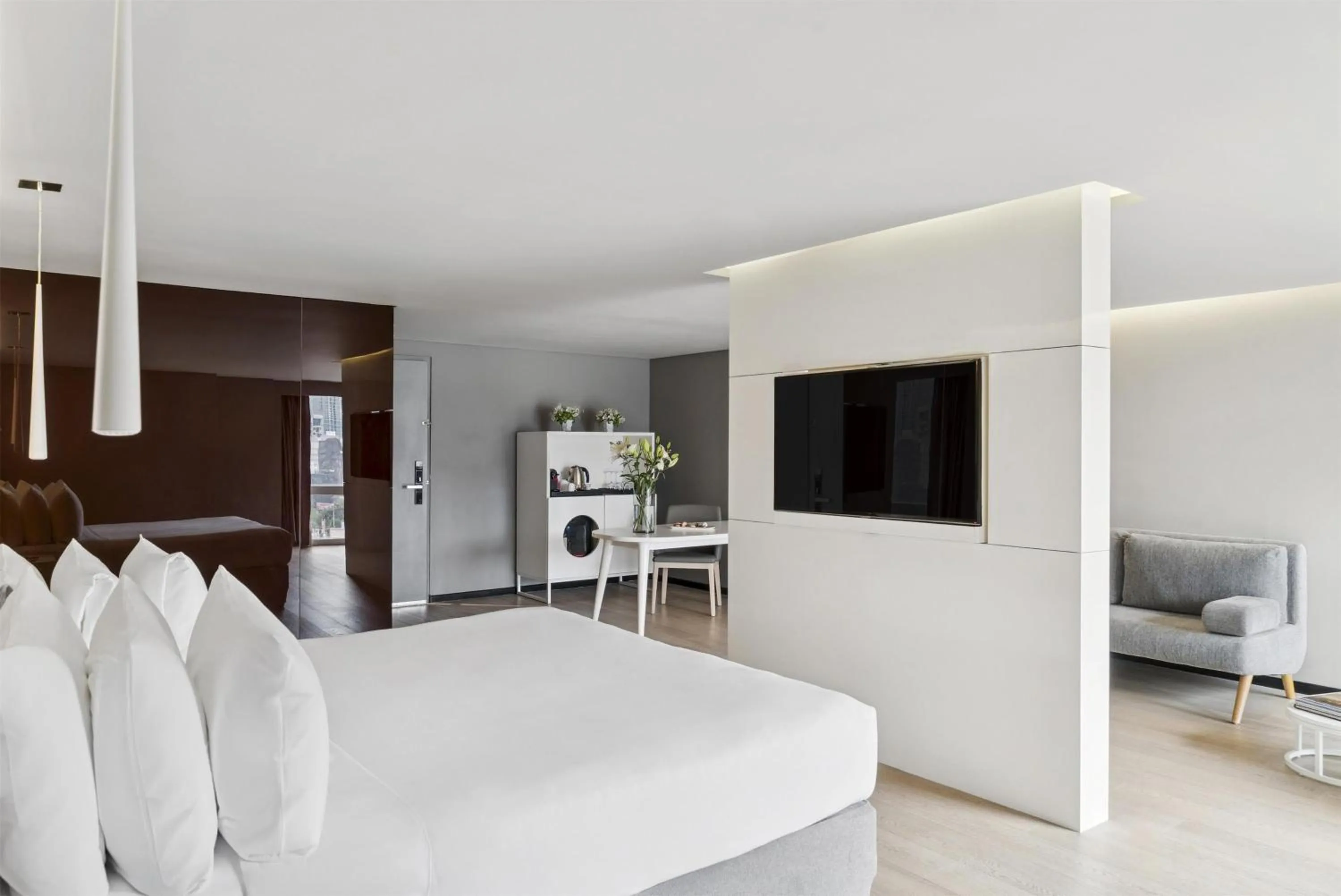 Photo of the whole room, Bed in NH Collection Mexico City Reforma