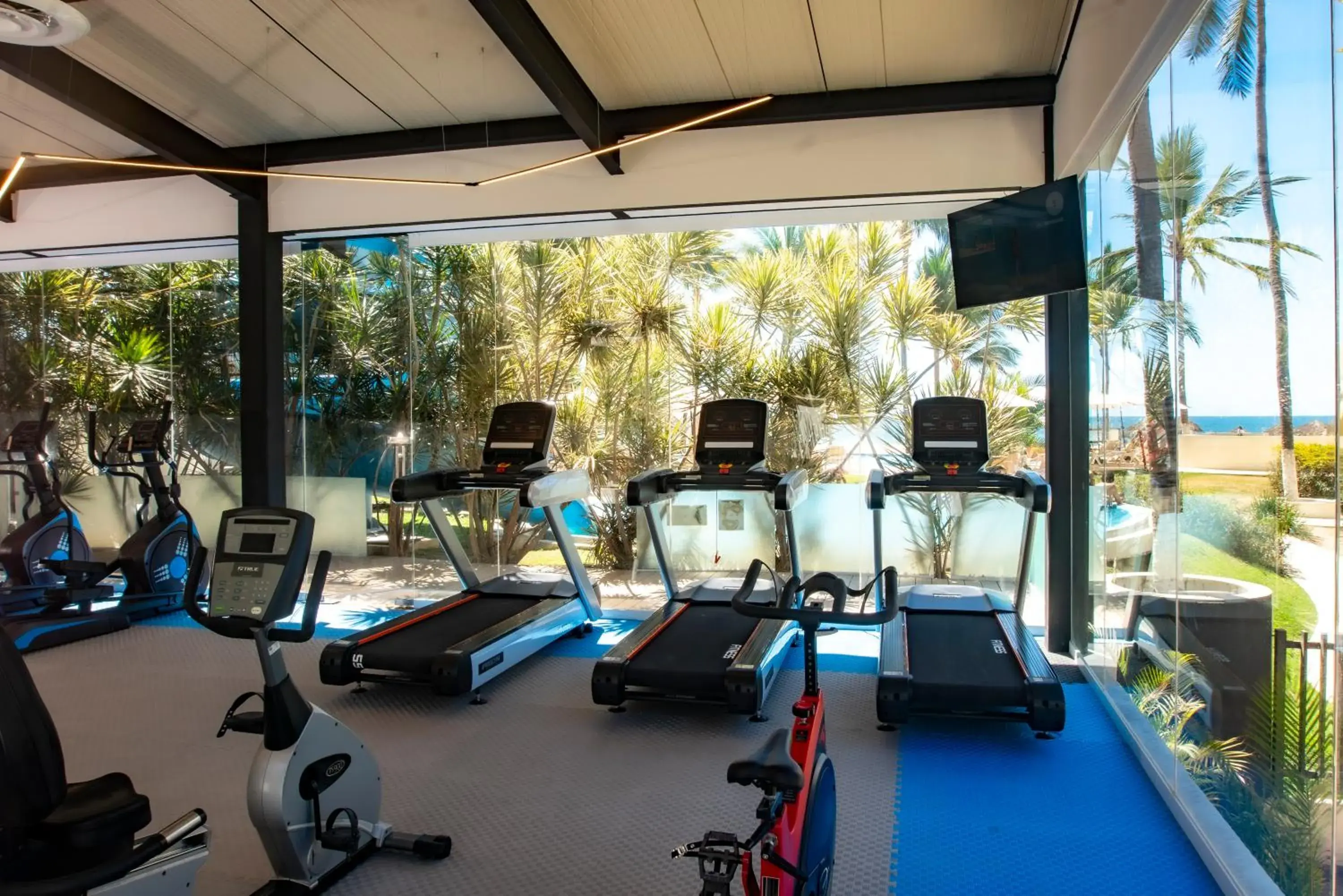 Fitness centre/facilities in Krystal Vallarta Fitness centre/facilities in Krystal Vallarta