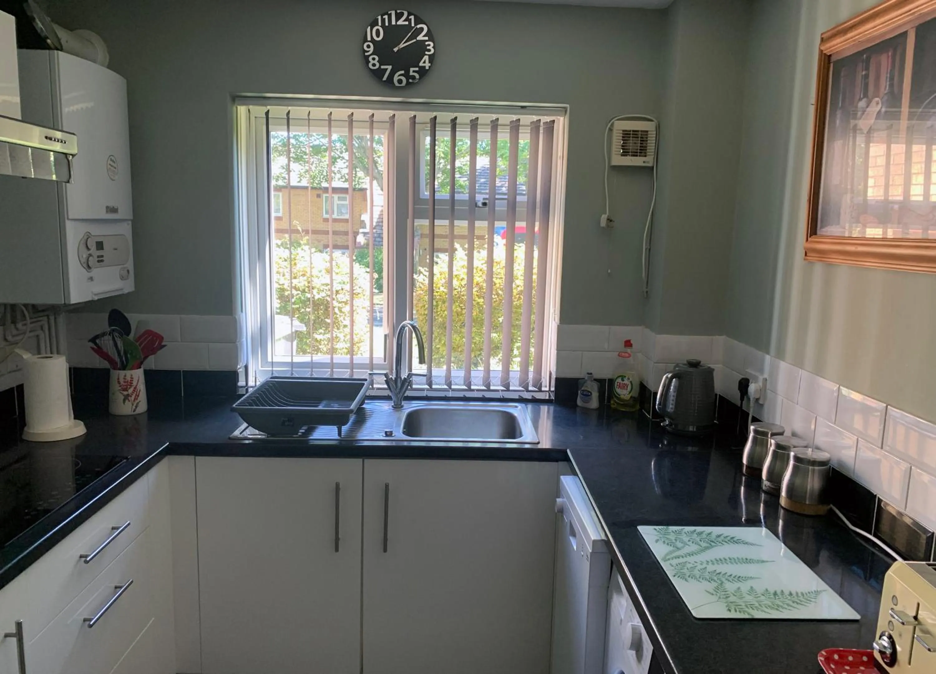 kitchen in 1 Bedroom Apartment Central Basingstoke