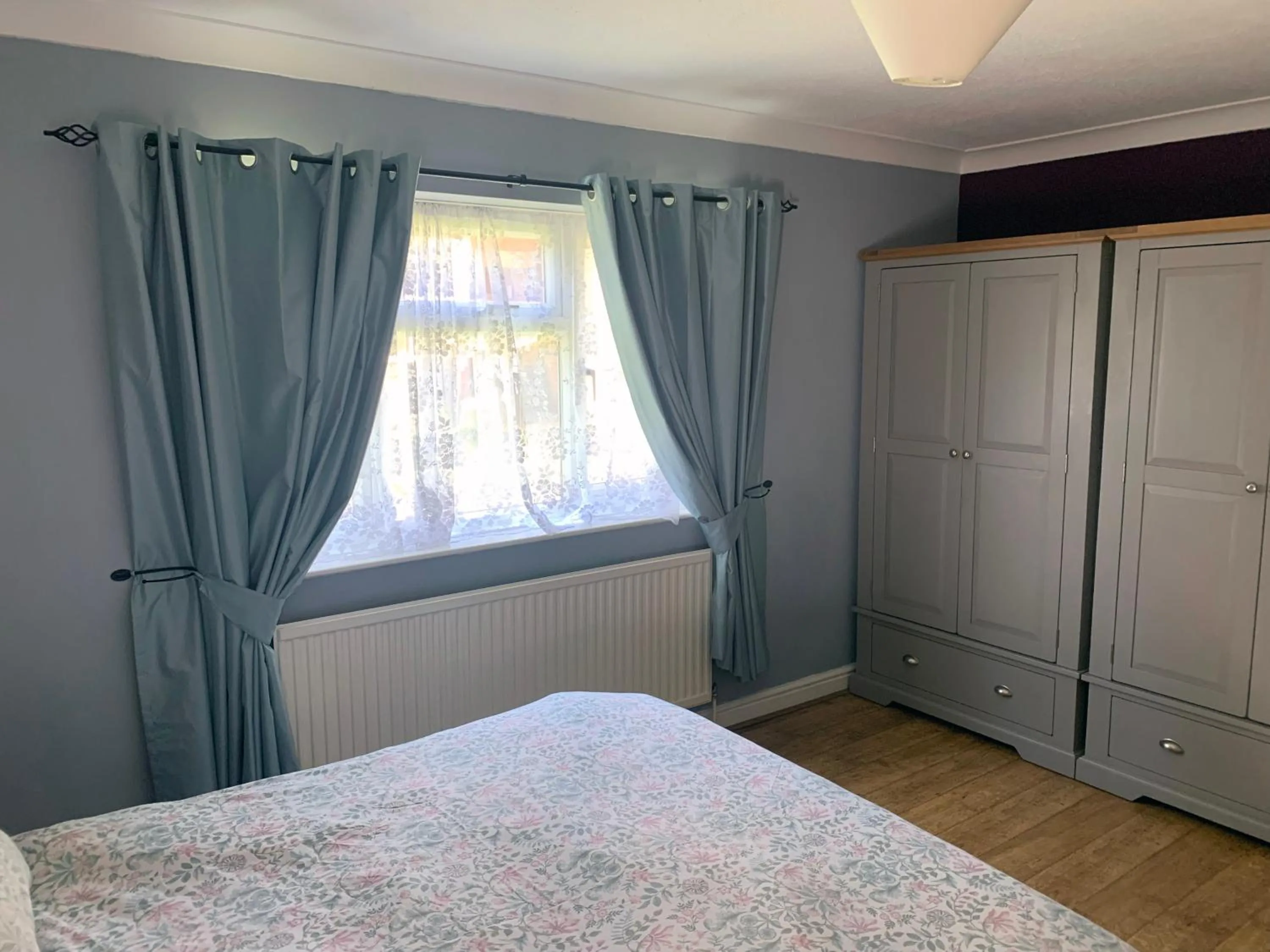 Bedroom in 1 Bedroom Apartment Central Basingstoke