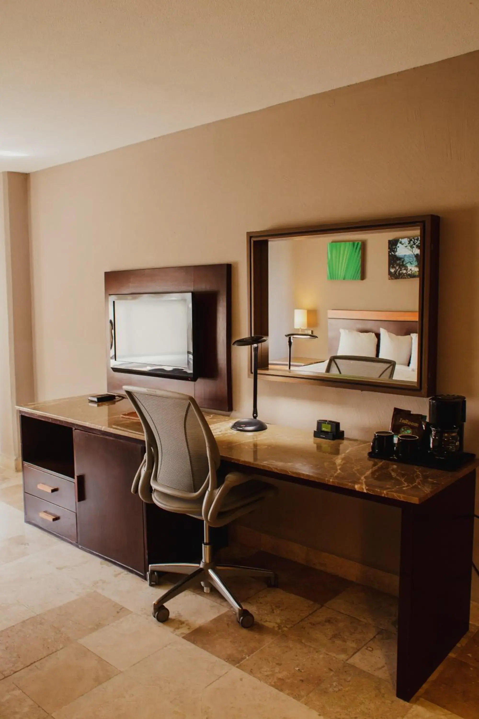 Deluxe King Room with Balcony in Hilton Garden Inn Veracruz Boca del Rio Deluxe King Room with Balcony in Hilton Garden Inn Veracruz Boca del Rio