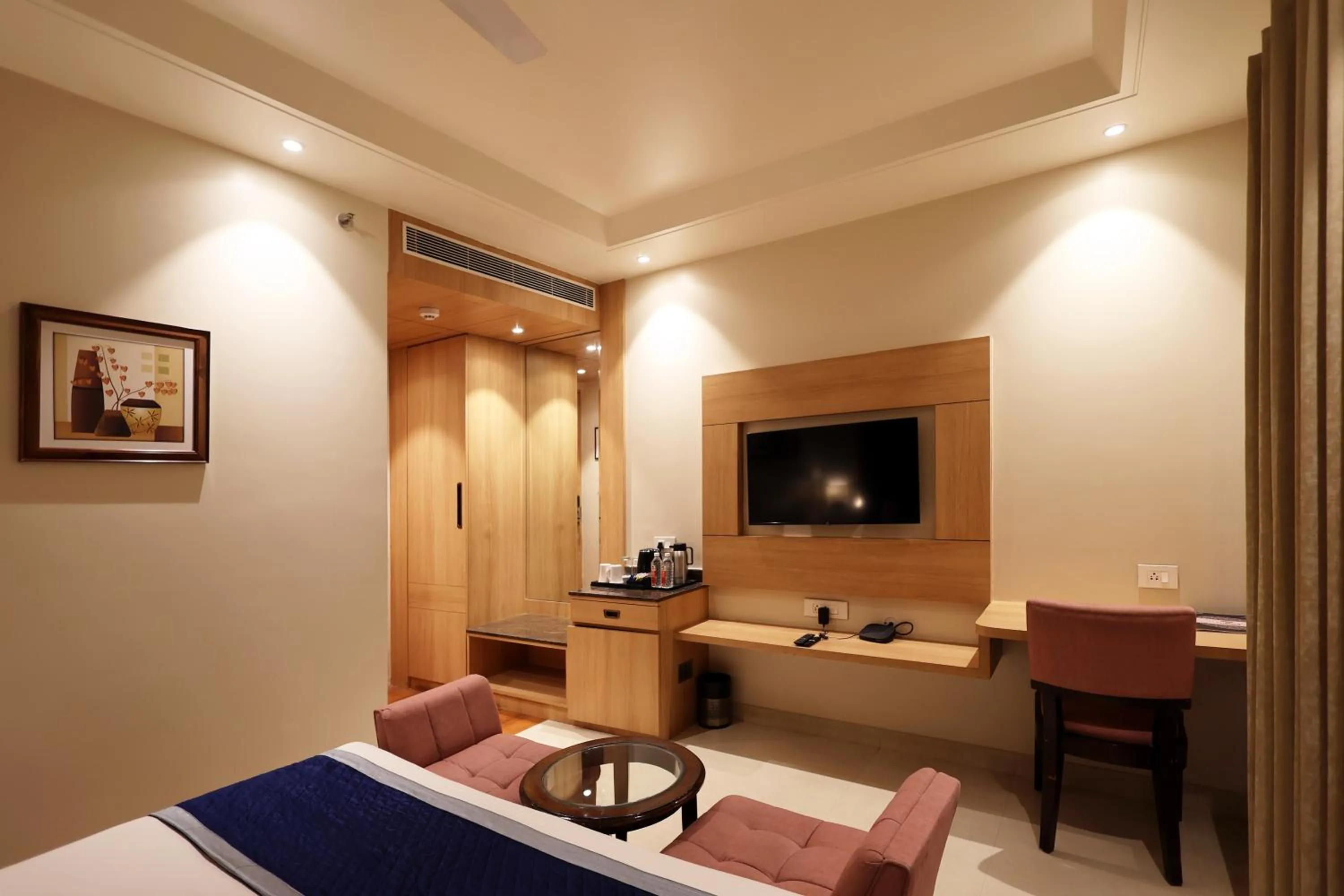 Bed in The Elegance Hotel