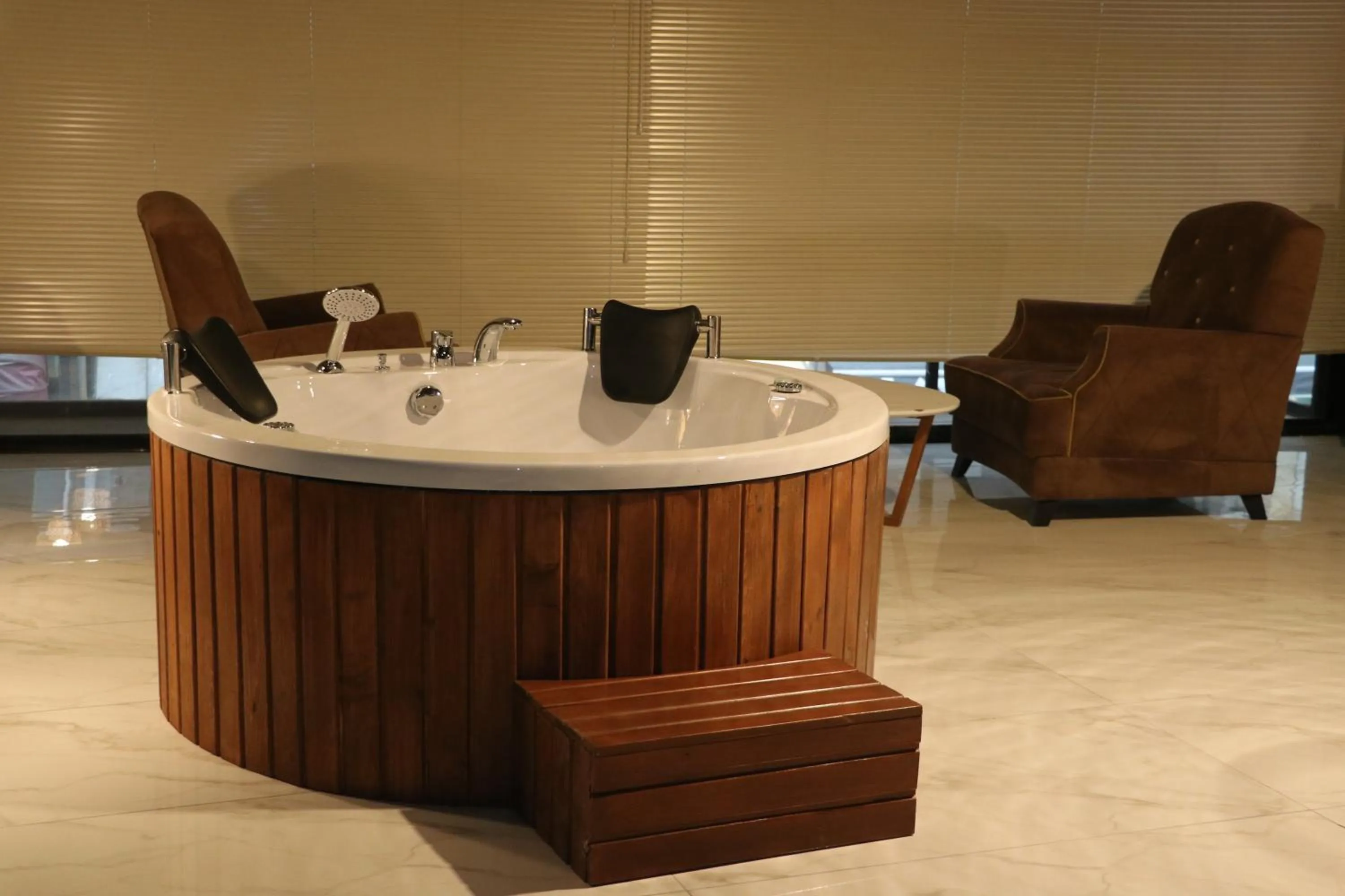 Hot Tub in Mas Suites Karaköy