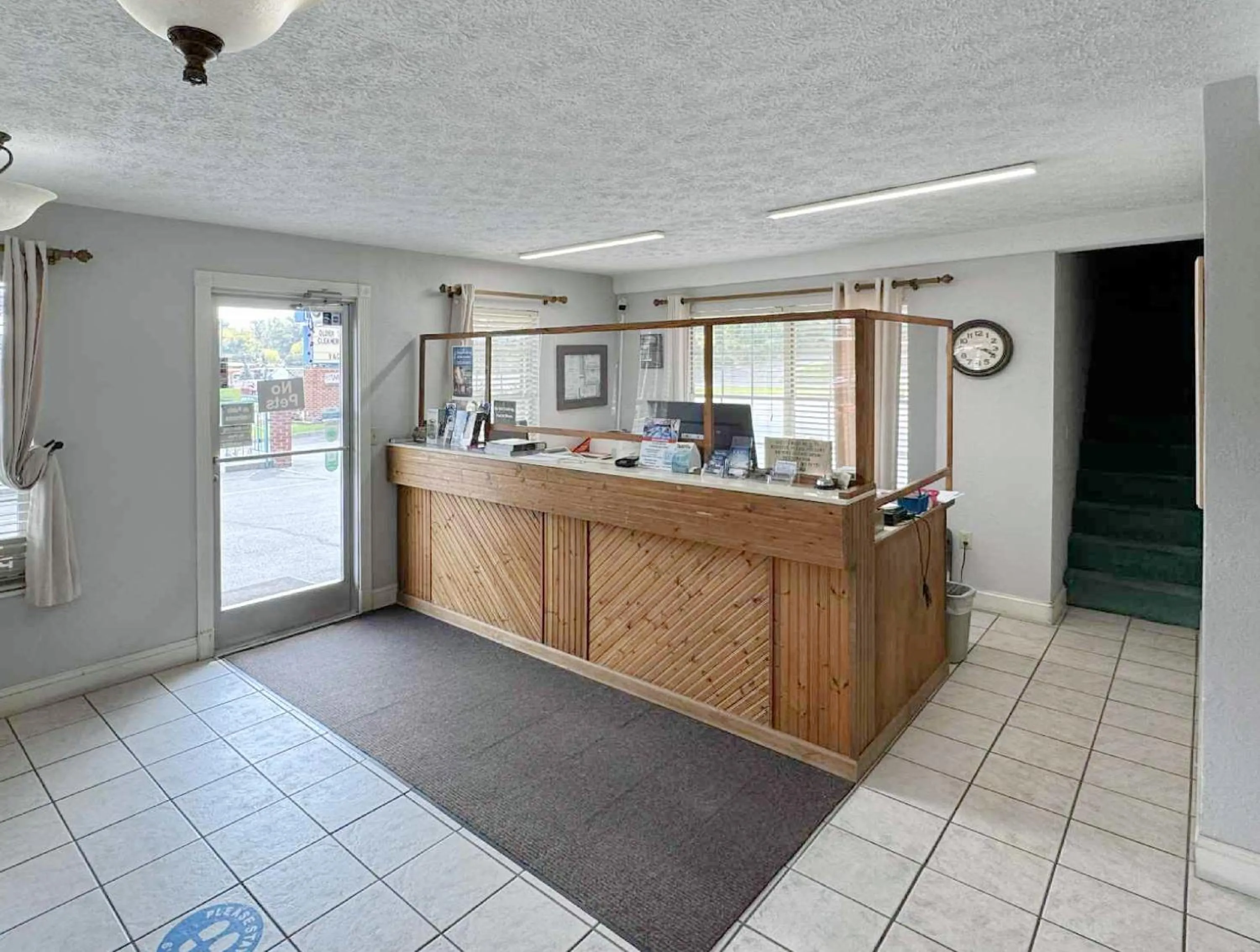 Lobby or reception in Mountain Aire Inn Sevierville - Pigeon Forge